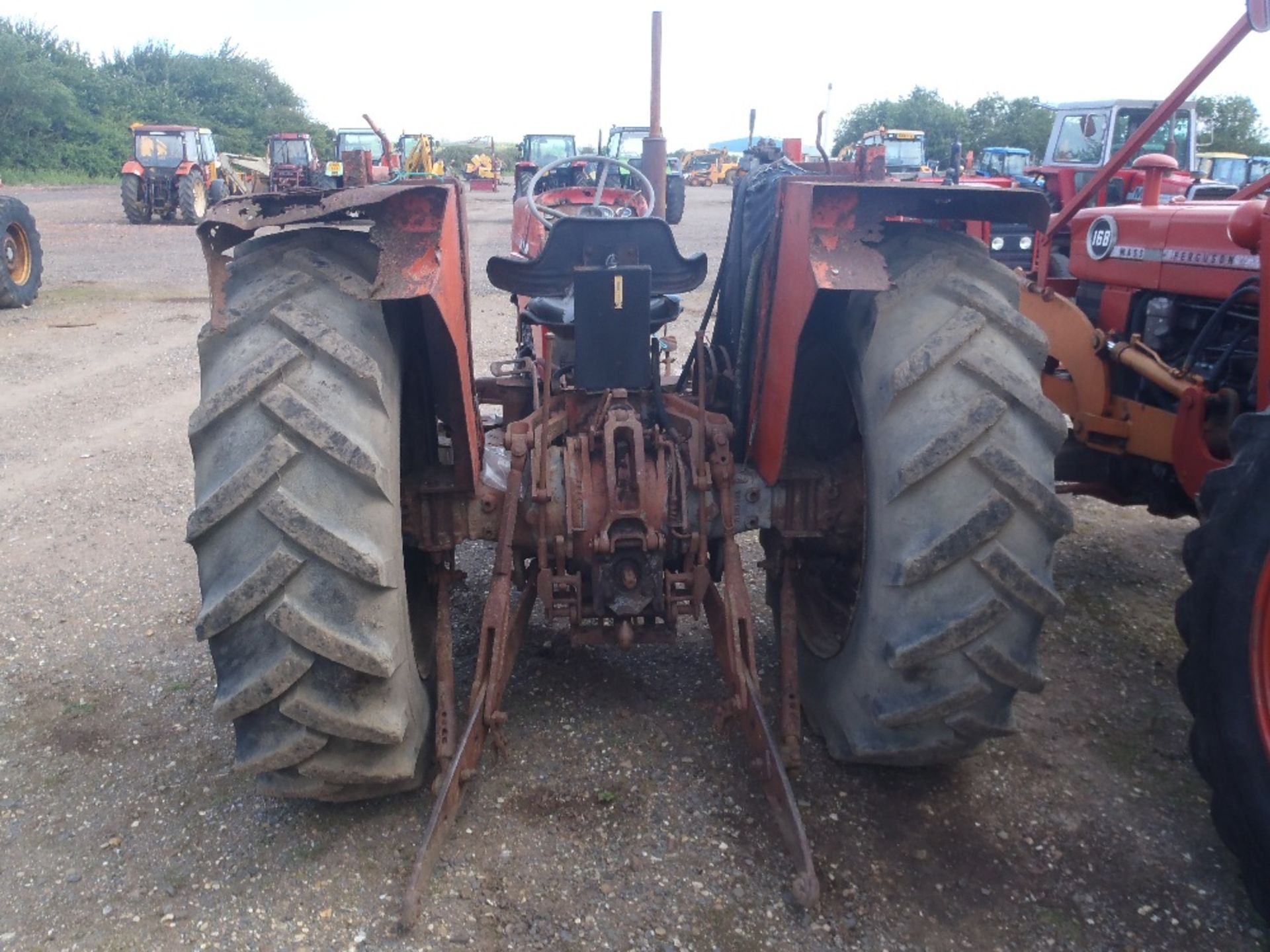 Massey Ferguson 188 Tractor with 4 Stud Fuel Pump Ser.No. 581656 - Image 4 of 8