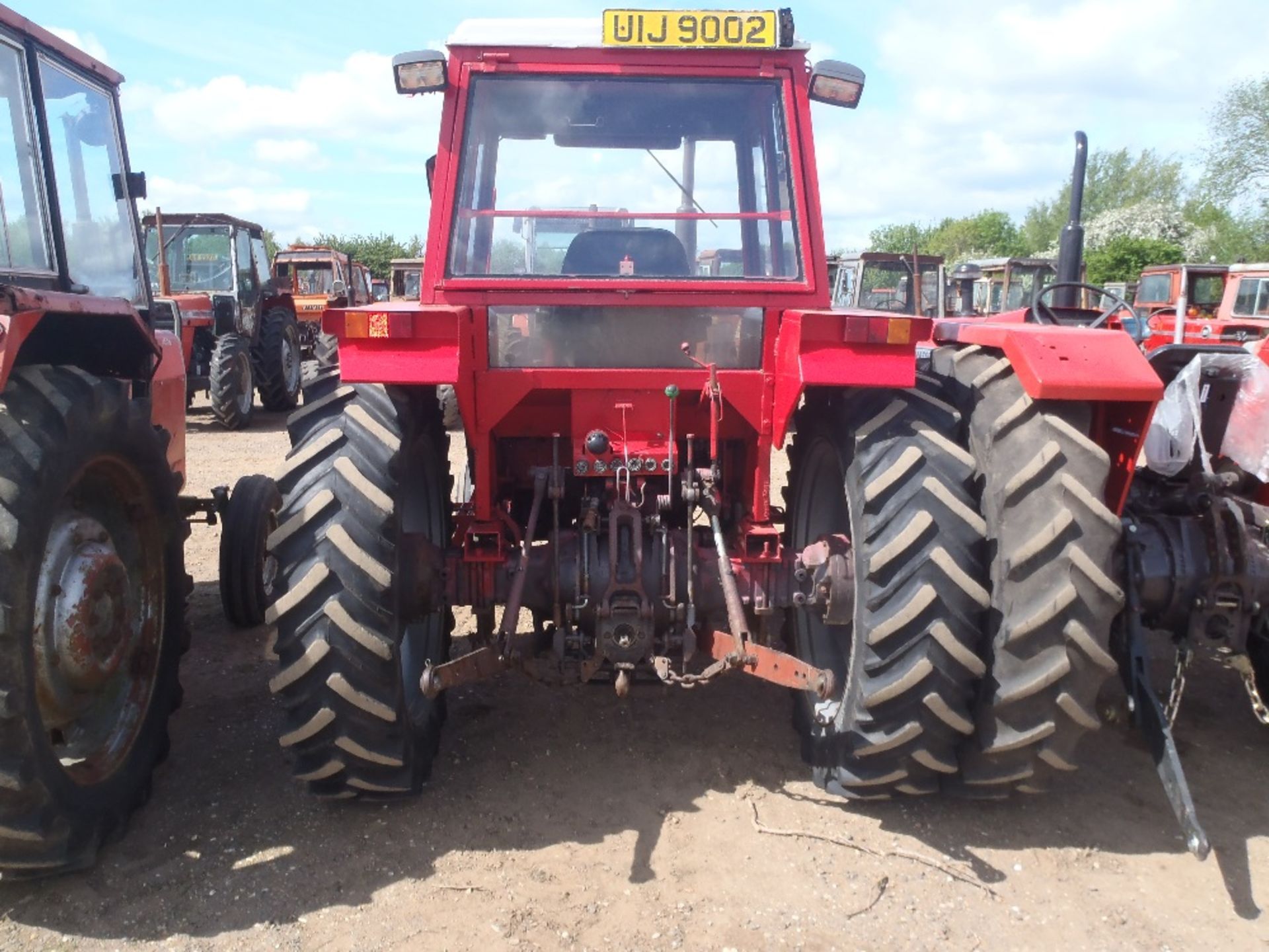 Massey Ferguson 265 8 Speed Tractor with Duncan Lift off Cab. V5 will be supplied - Image 7 of 8
