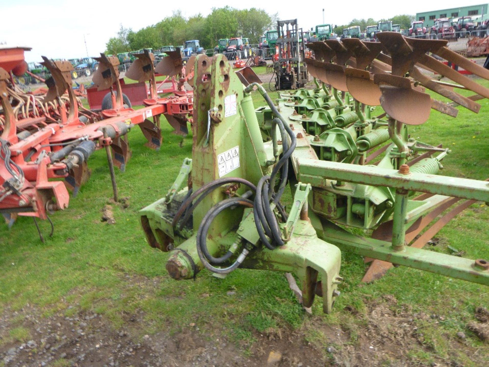 Dowdeswell DP100s Plough 5 Furrow with Press Arm - Image 3 of 4