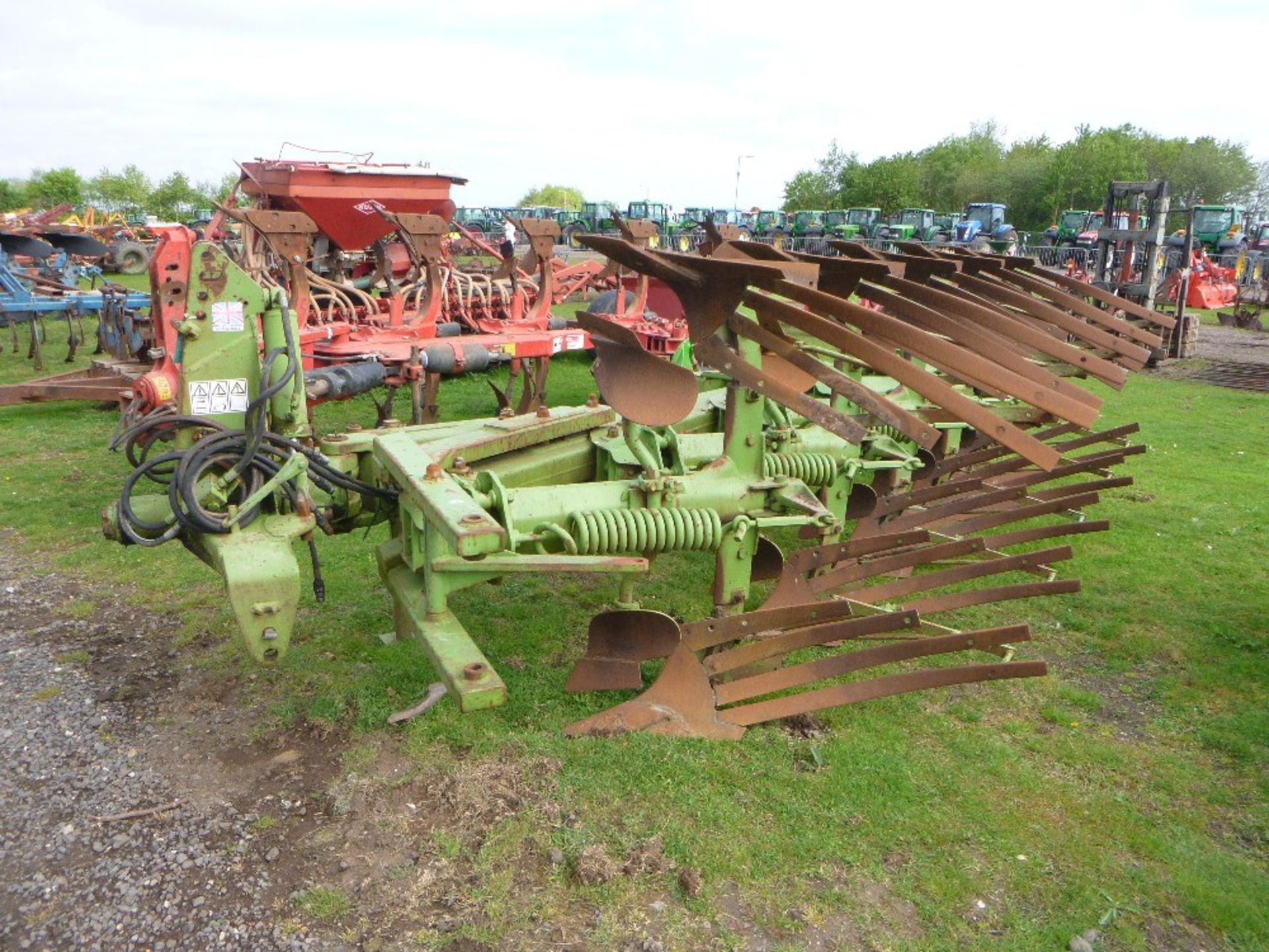 Dowdeswell DP100s Plough 5 Furrow with Press Arm - Image 2 of 4