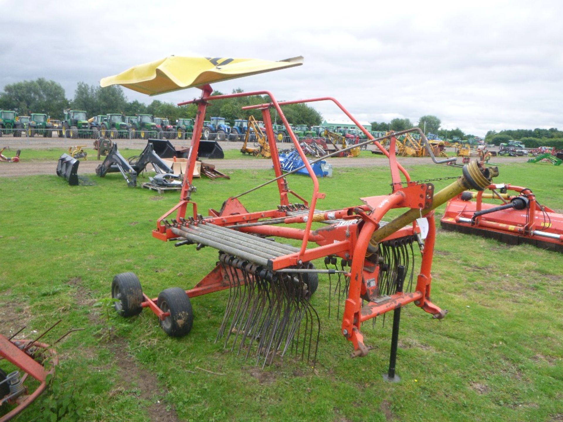 Cousins 5 Leg Subsoiler with Reap Roller - Image 2 of 4