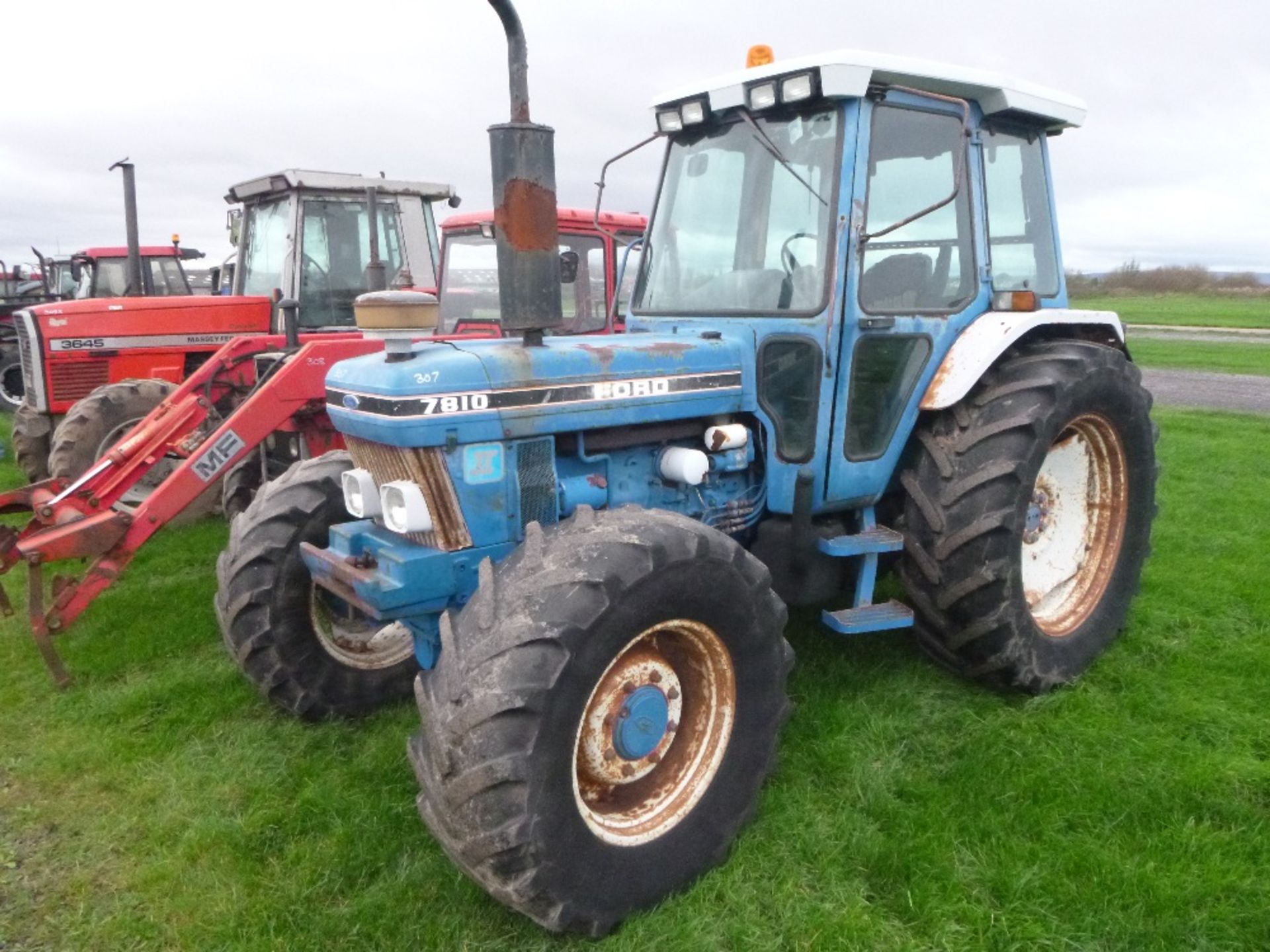 Ford 7810 4wd Super II Tractor with Auto Hitch & 2 DA Spools. V5 will be supplied.  Reg.No. G728 AEJ