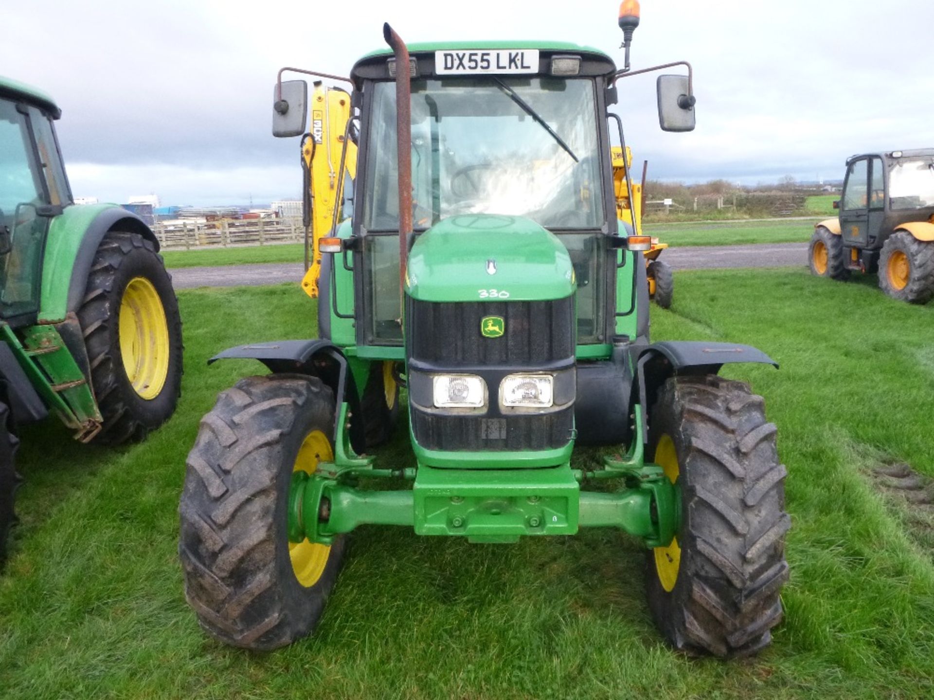 2006 John Deere 6120SE Power Quad 40k Tractor.  2500 hrs.  55 Reg - Image 2 of 9