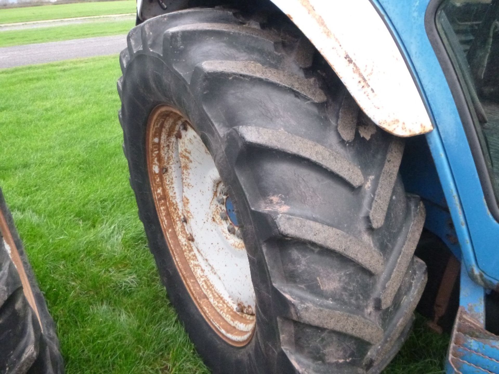 Ford 7810 4wd Super II Tractor with Auto Hitch & 2 DA Spools. V5 will be supplied.  Reg.No. G728 AEJ - Image 4 of 10