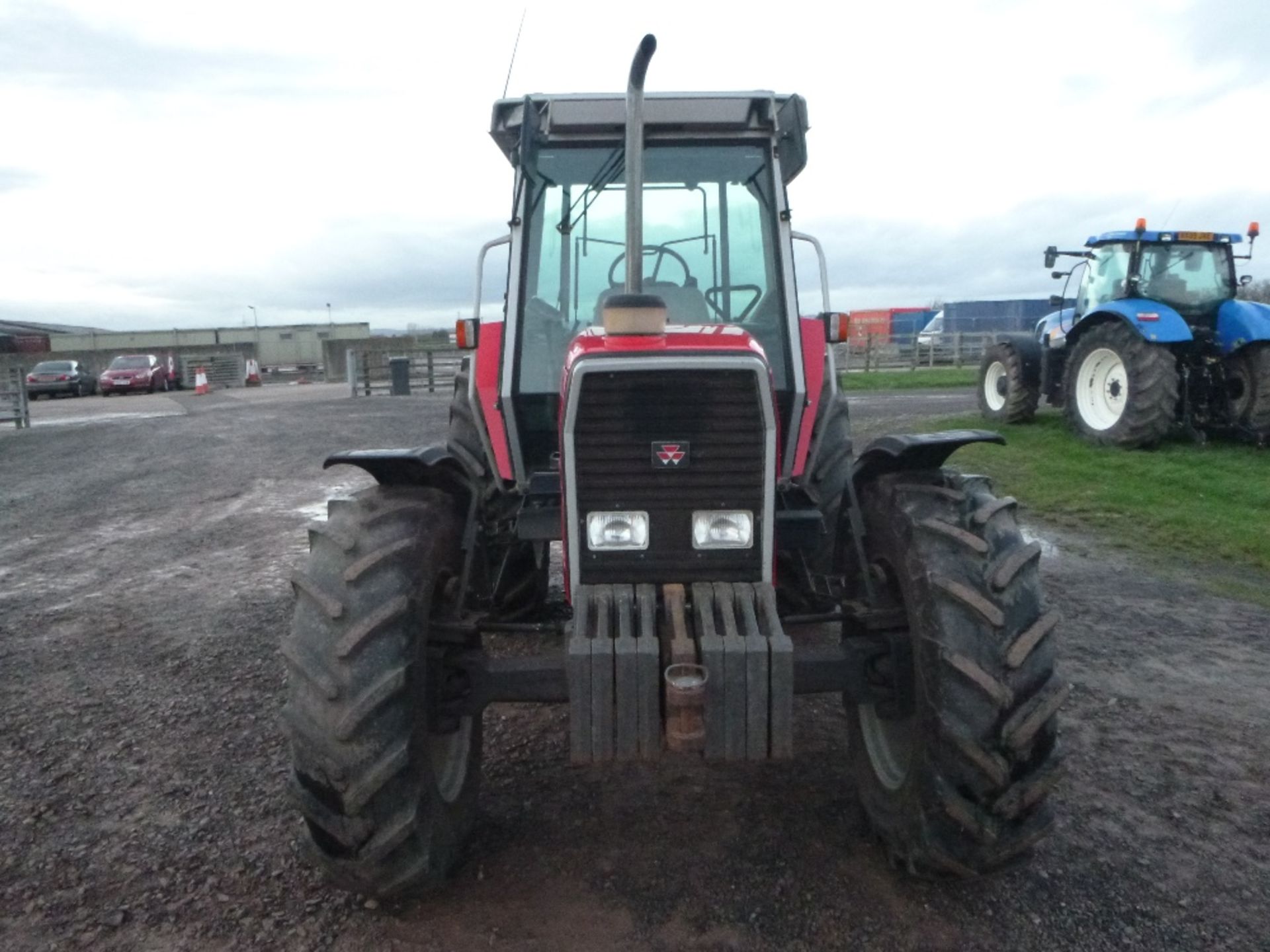 Massey Ferguson 3085 4x4 Dynashift Tractor. 2700 hrs
Date of Reg 16/03/95 - Image 2 of 8