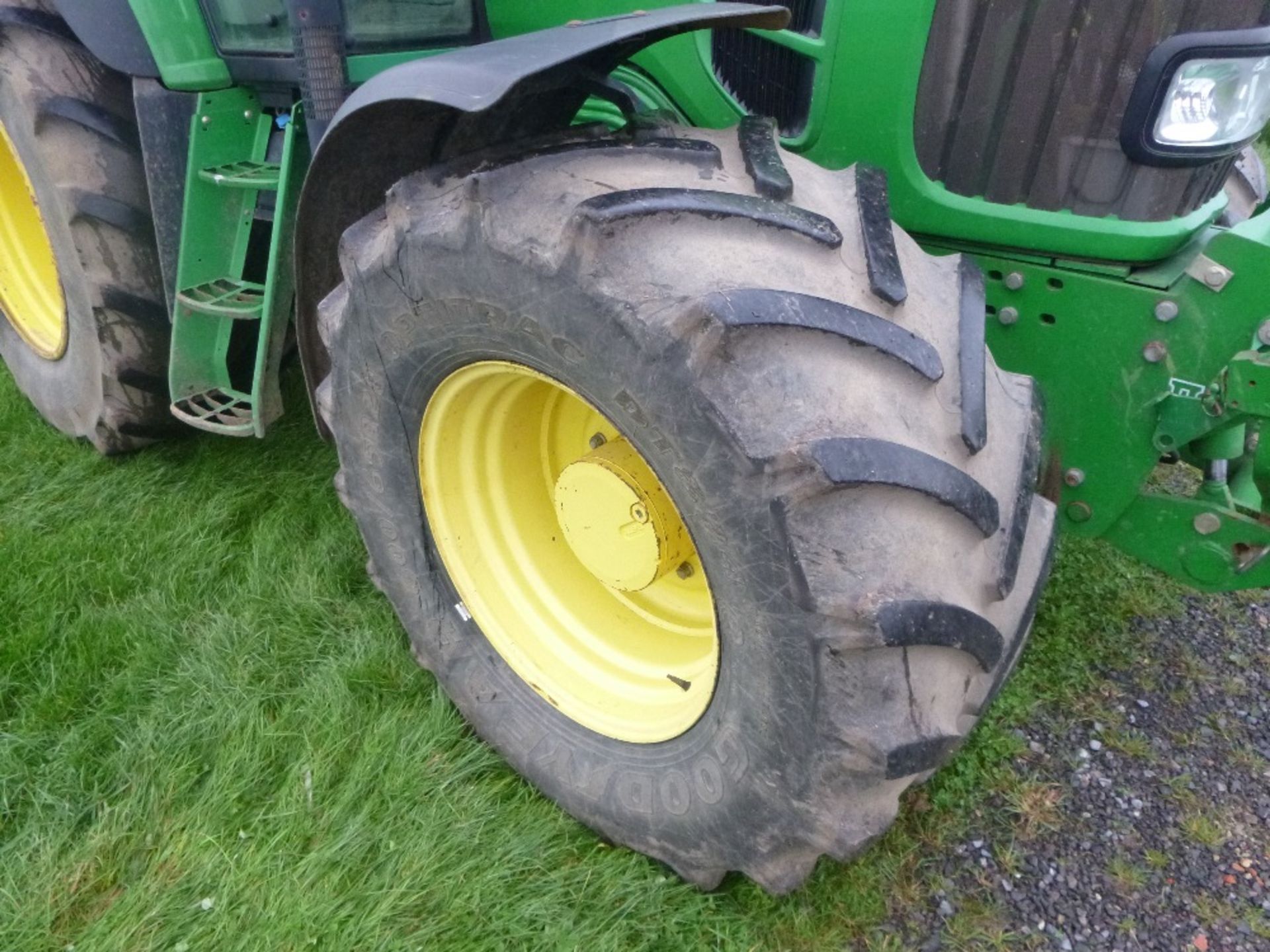 John Deere 7530 40k Auto Quad TLS Tractor. V5 will be supplied.  5700 hrs.  Reg.No. VX10 AHG - Image 5 of 17