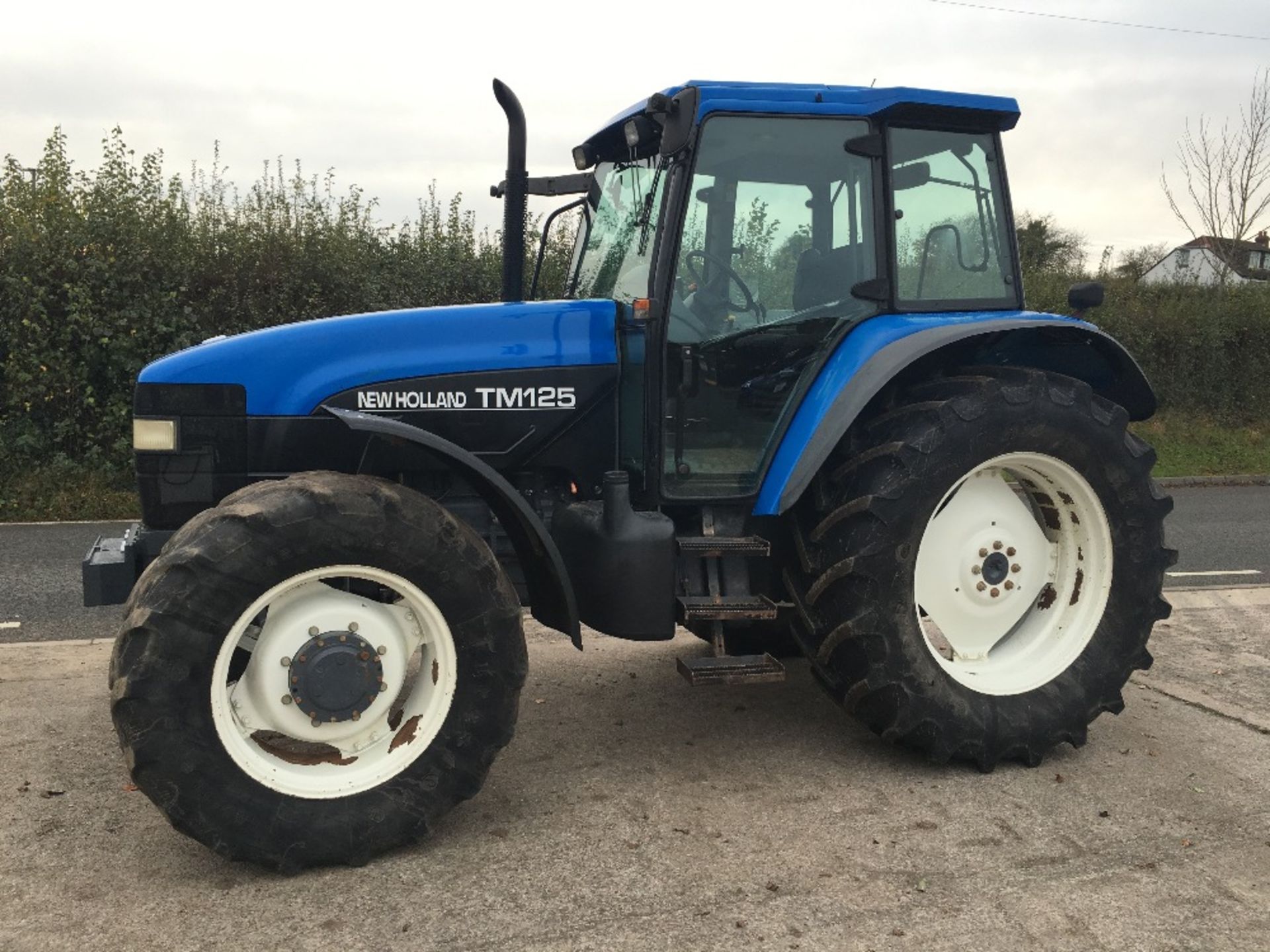 New Holland TM125 Classic Tractor with Pick Up Hitch & Air Con. V5 will be supplied.  Reg.No. RX51