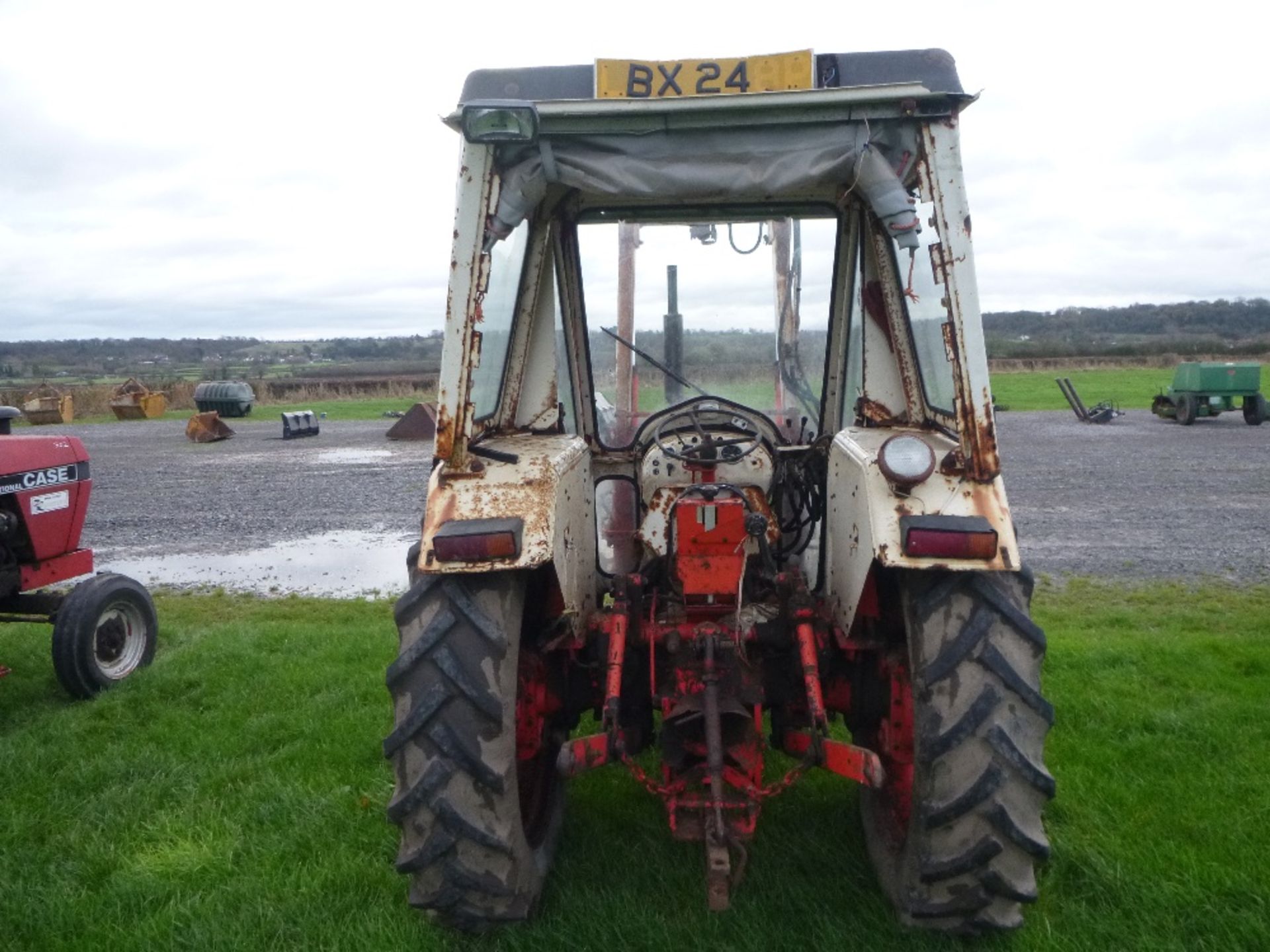 David Brown 995 Tractor with Loader & Muck Fork. V5 will be supplied.  Reg.No. LBX 248P - Image 3 of 4