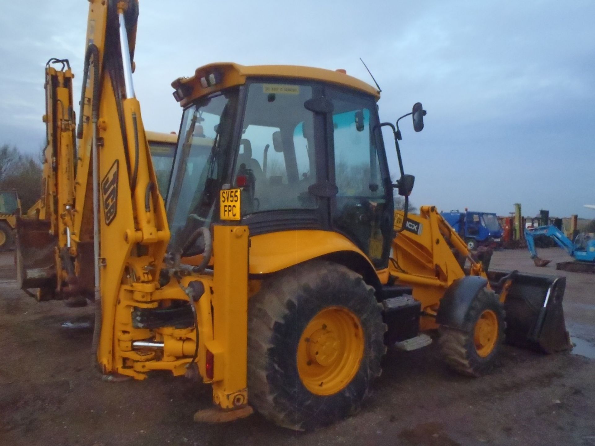 JCB 3CX 4WD Sitemaster Manual  S Reg  UNRESERVED LOT - Image 7 of 7