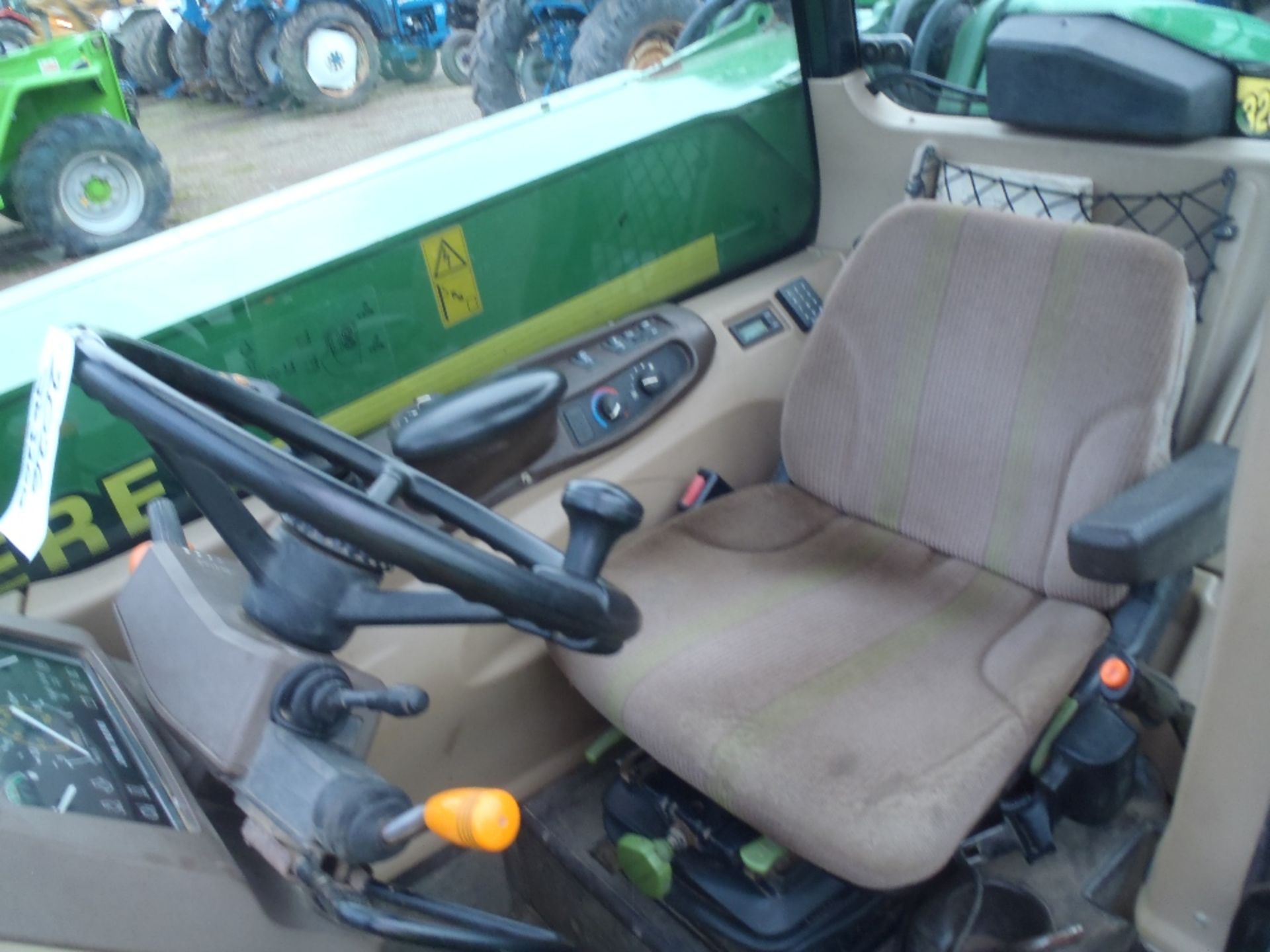 2000 John Deere 3200 Handler with Pallet Tines. 1 Arable Farm Owner. V5 will be supplied.  3845 hrs - Image 4 of 5