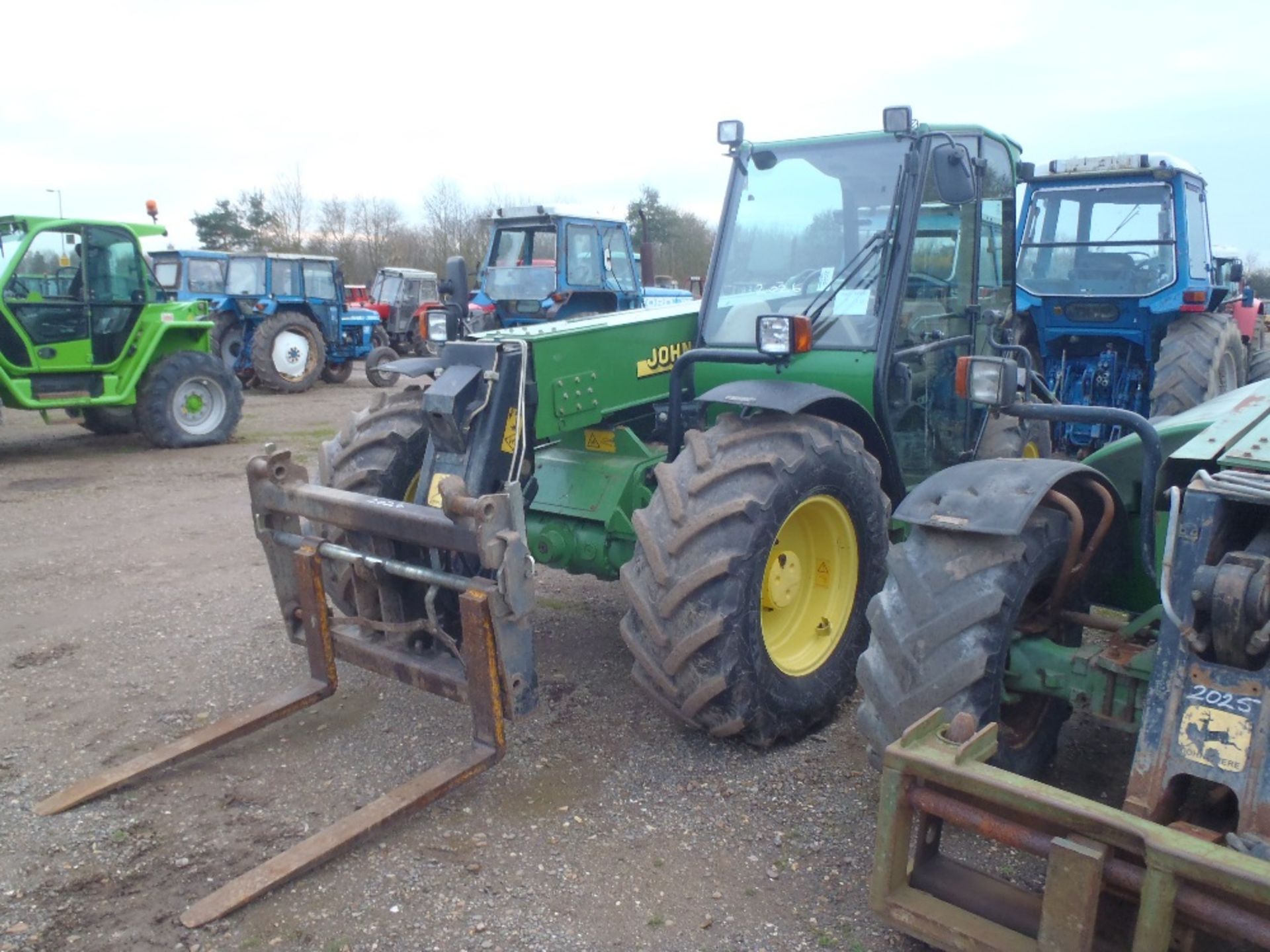 2000 John Deere 3200 Handler with Pallet Tines. 1 Arable Farm Owner. V5 will be supplied.  3845 hrs