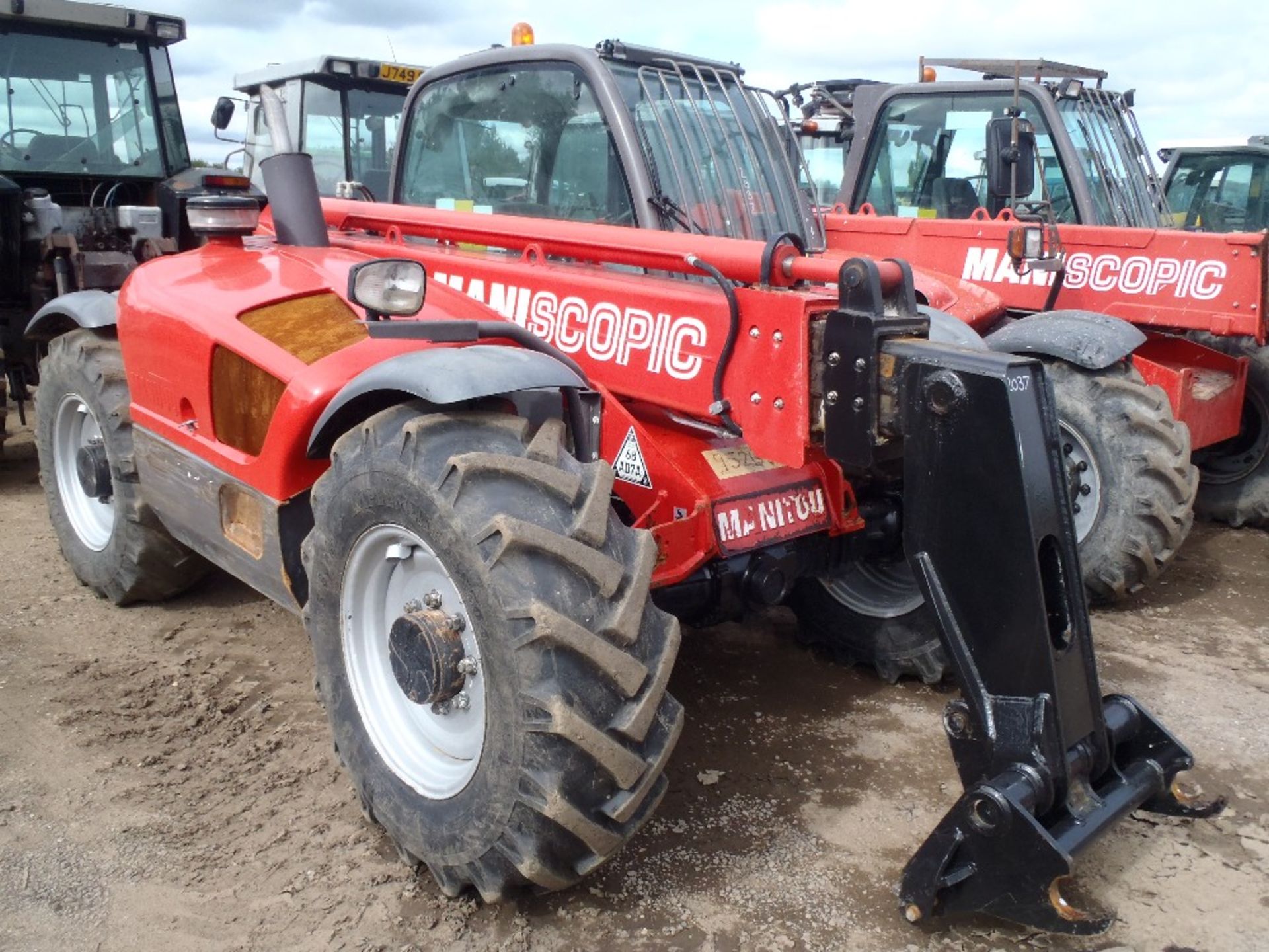 2011 Manitou 932 Telehandler. No V5.  Ser.No. 598539 - Image 2 of 6