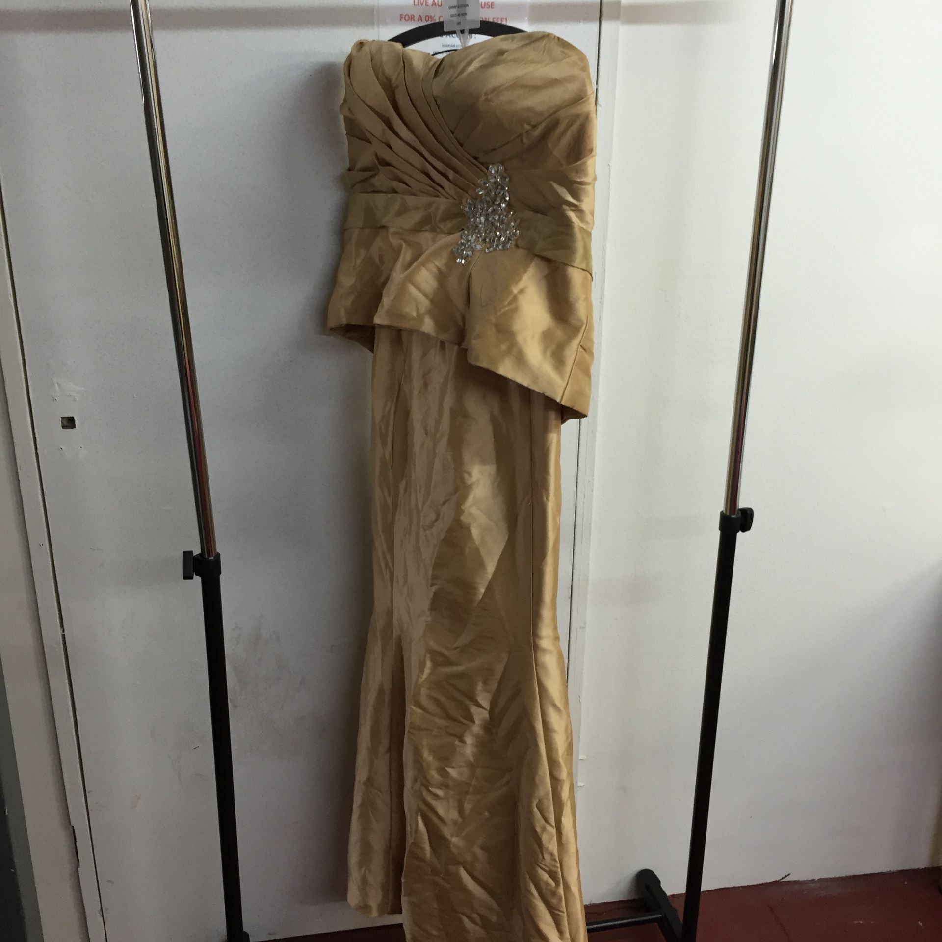 LADIES PROM/ ENGAGEMENT DRESS SIZE 22