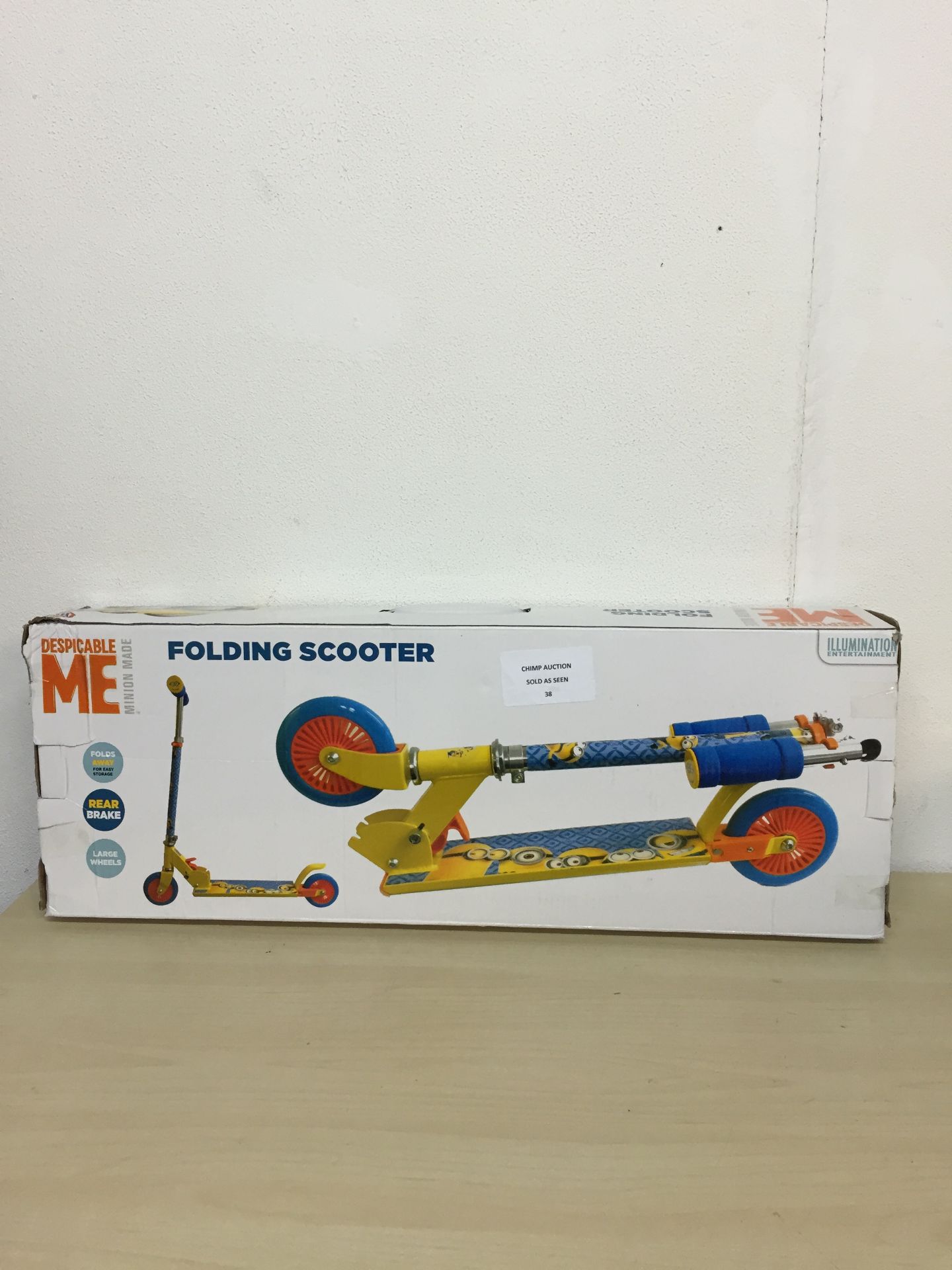 BOXED DESPICABLE ME MINION FOLDING SCOOTER