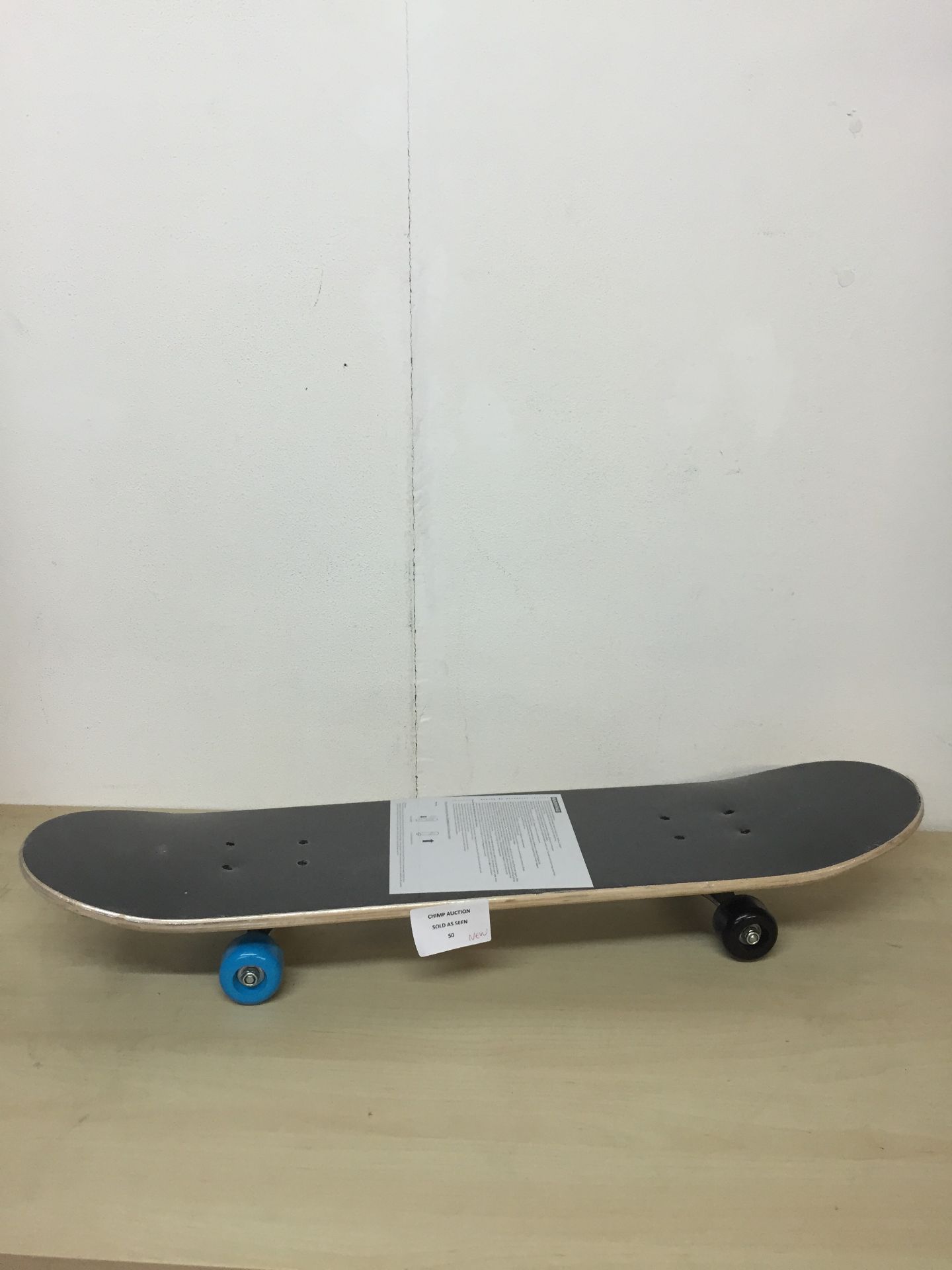 BRAND NEW SKATEBOARD RRP £39.99