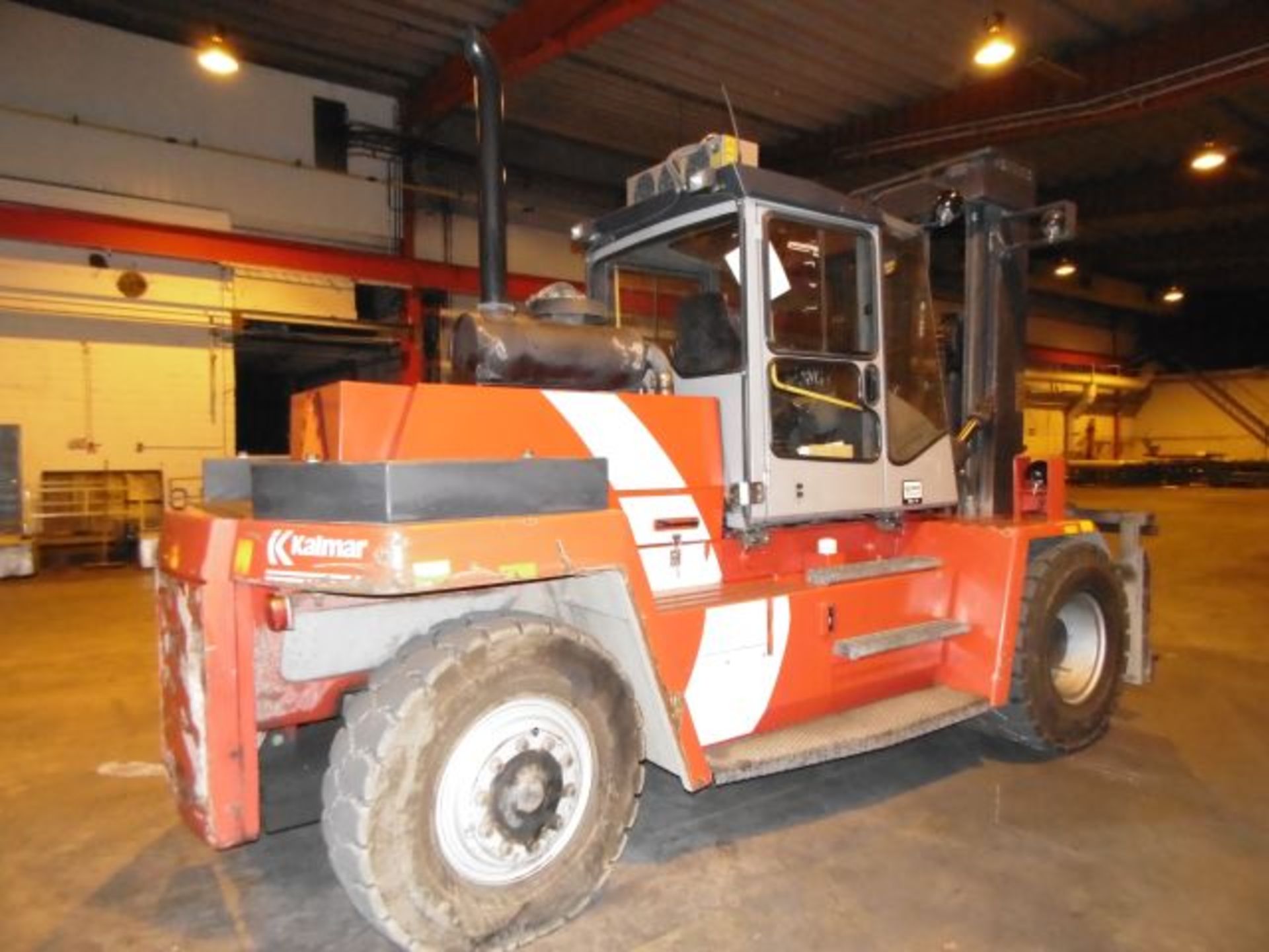 * 2002 Kalmar Model DCD 120-12 12 Tonne Diesel Forklift Truck; Max Lift Height 5000mm; Weight - Image 8 of 12