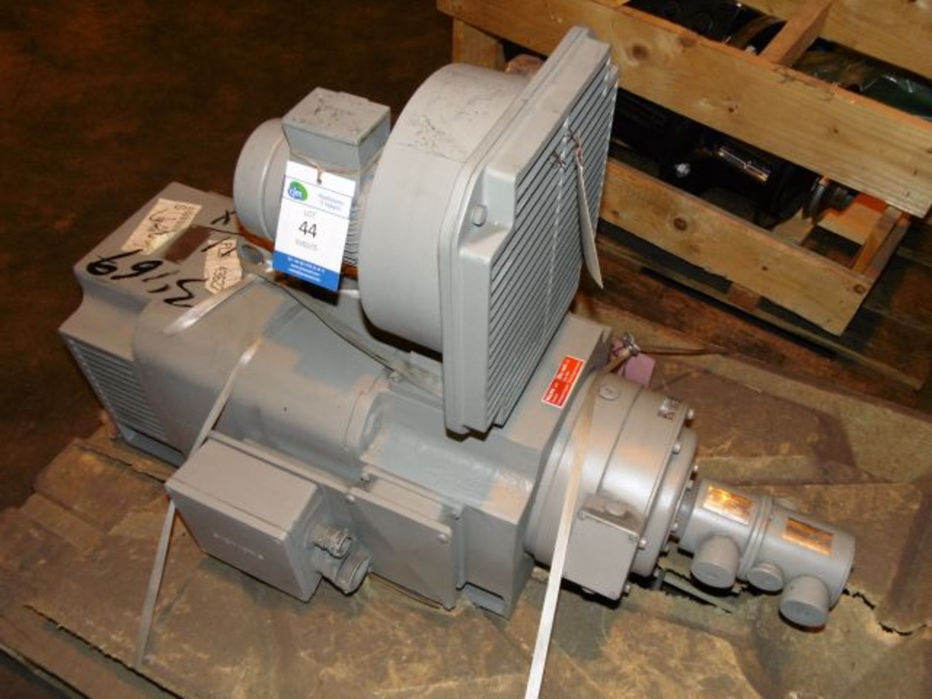 * Siemens /Binder Vacuum Pump; 26kw; Binder type 76 14524BOO; 200m2n. Loaded onto Buyer's Transport