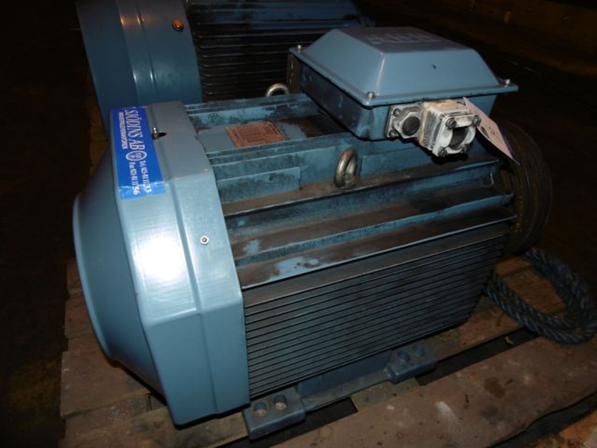 * ABB 55kw 3 Phase Motor; type M2AA 250 SMA4; 275kg; 1480 R/Min. Loaded onto Buyer's Transport