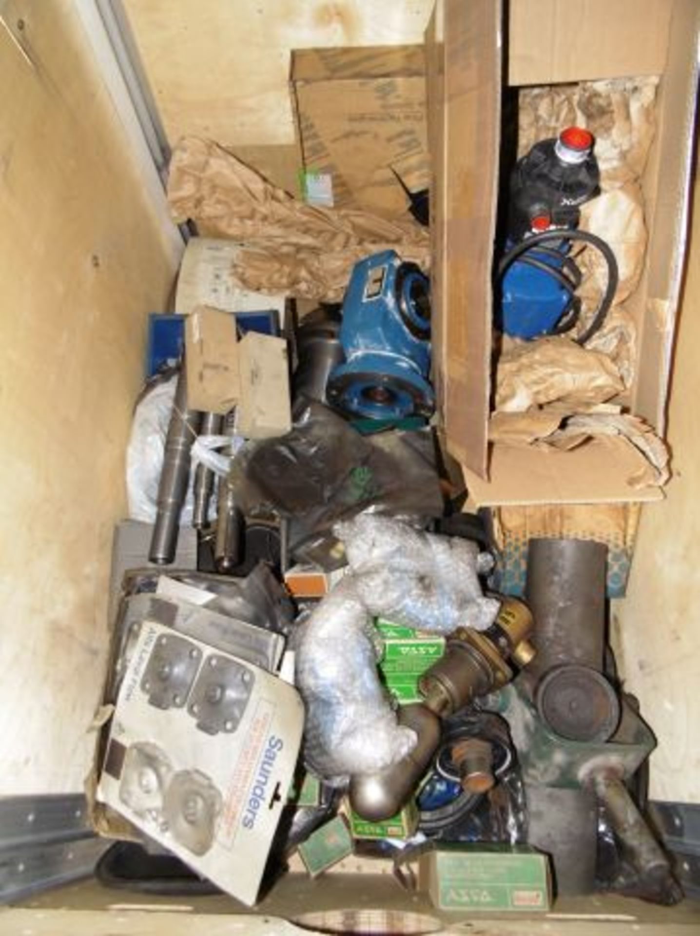 * Johnson SDS Pump, Benzlers Drive Unit, Shafts & assorted Spares. Loaded onto Buyer's Transport