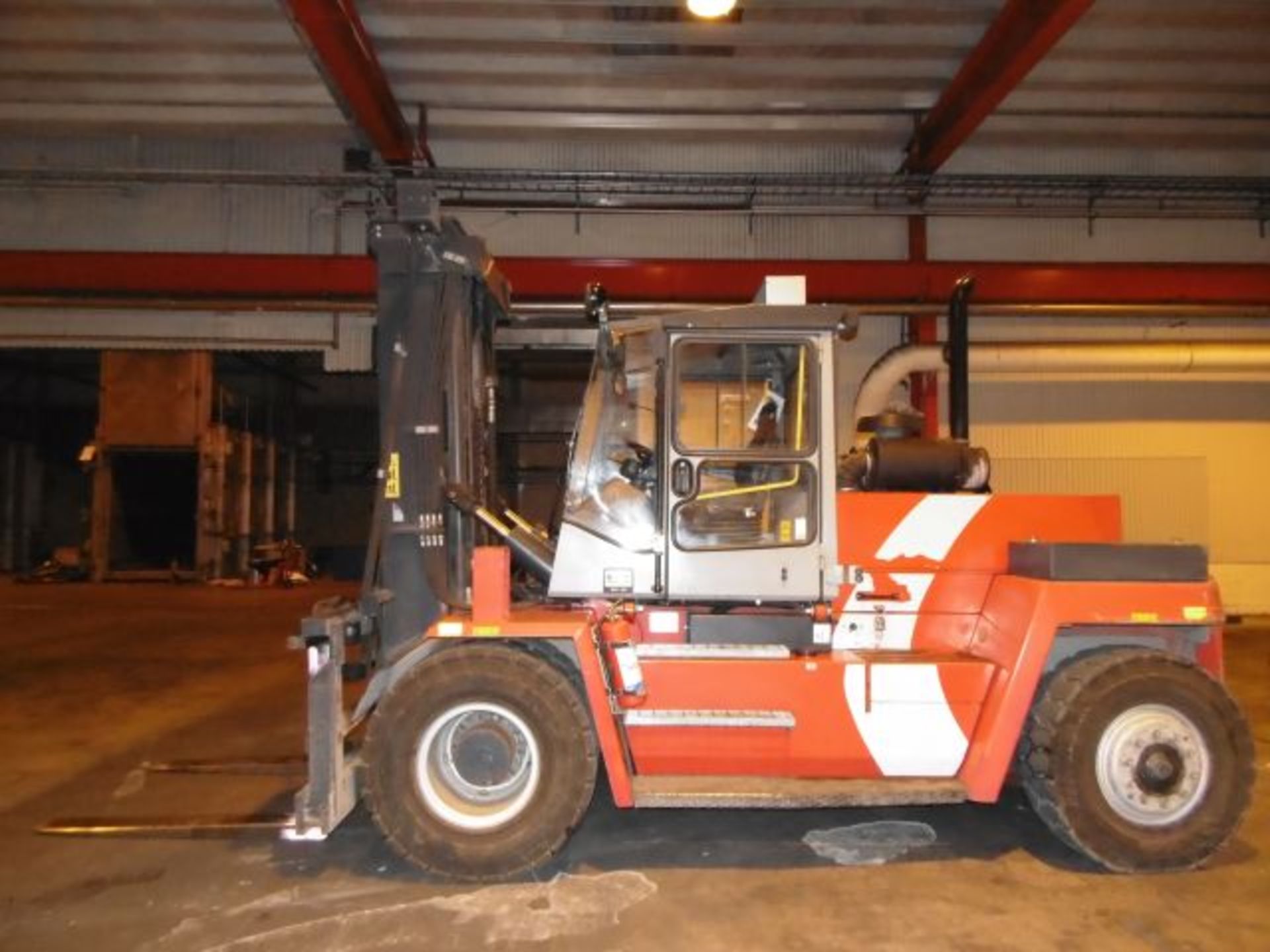 * 2002 Kalmar Model DCD 120-12 12 Tonne Diesel Forklift Truck; Max Lift Height 5000mm; Weight - Image 3 of 12