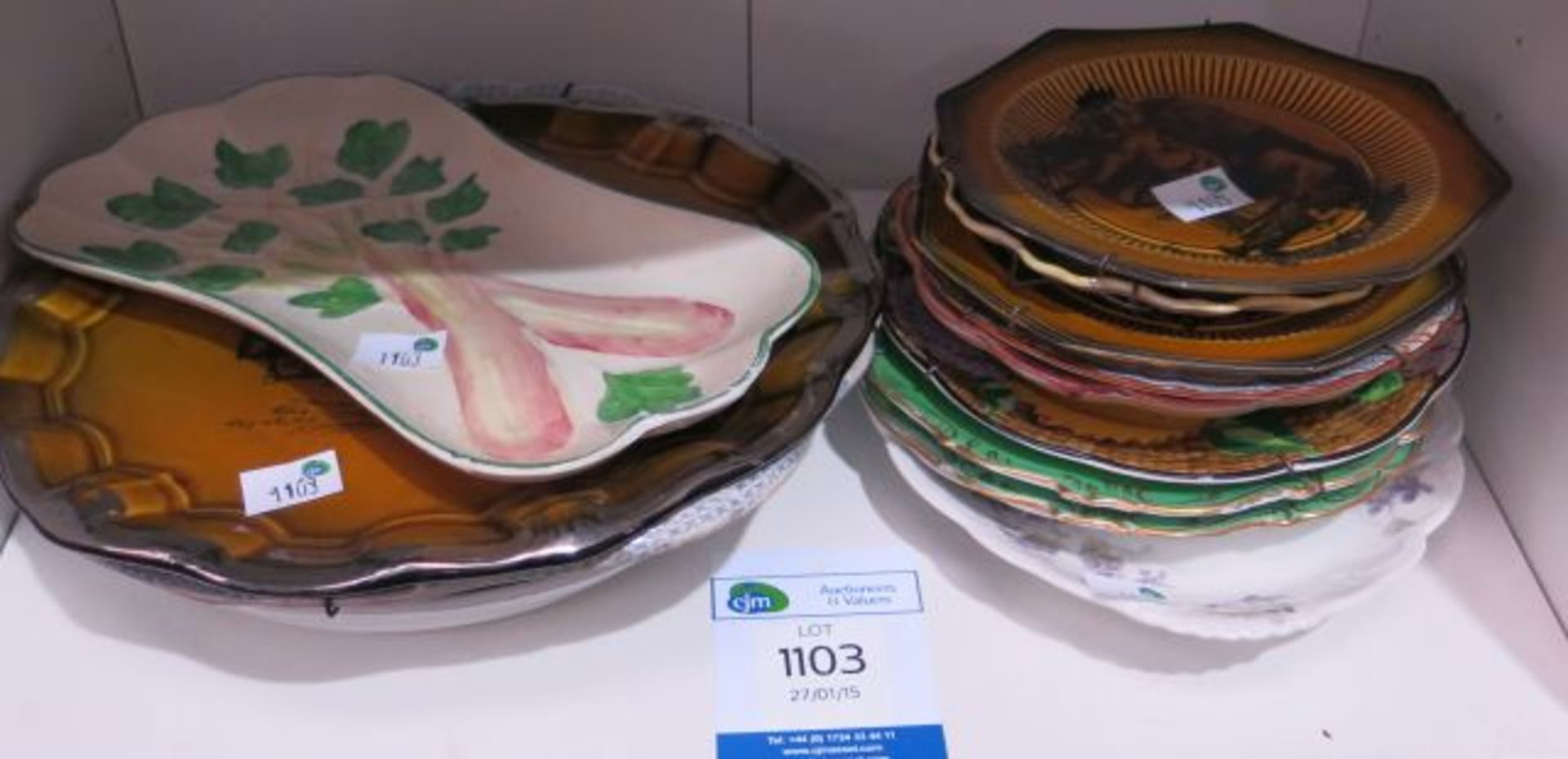 Qty of Decorative Plates including Royal Doulton Hunting Scene, Hand Painted etc (est. £20-£40)