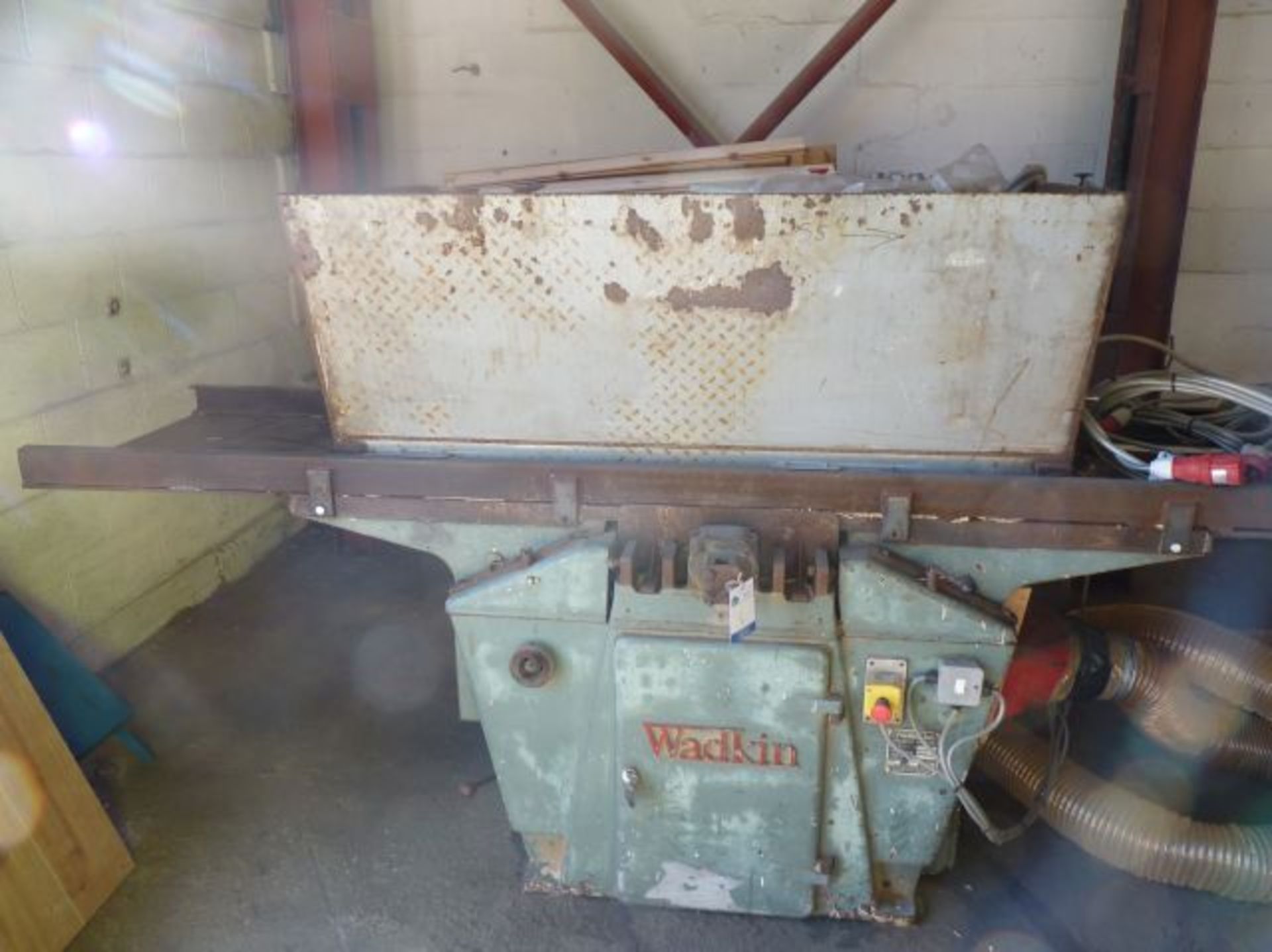 WADKIN FM WOOD SHAVING MACHINE S/N 68567 WITH FOOD HOPPER, HYDRAULIC P/PACK AND CONTROL PANEL.  OUT - Image 5 of 10