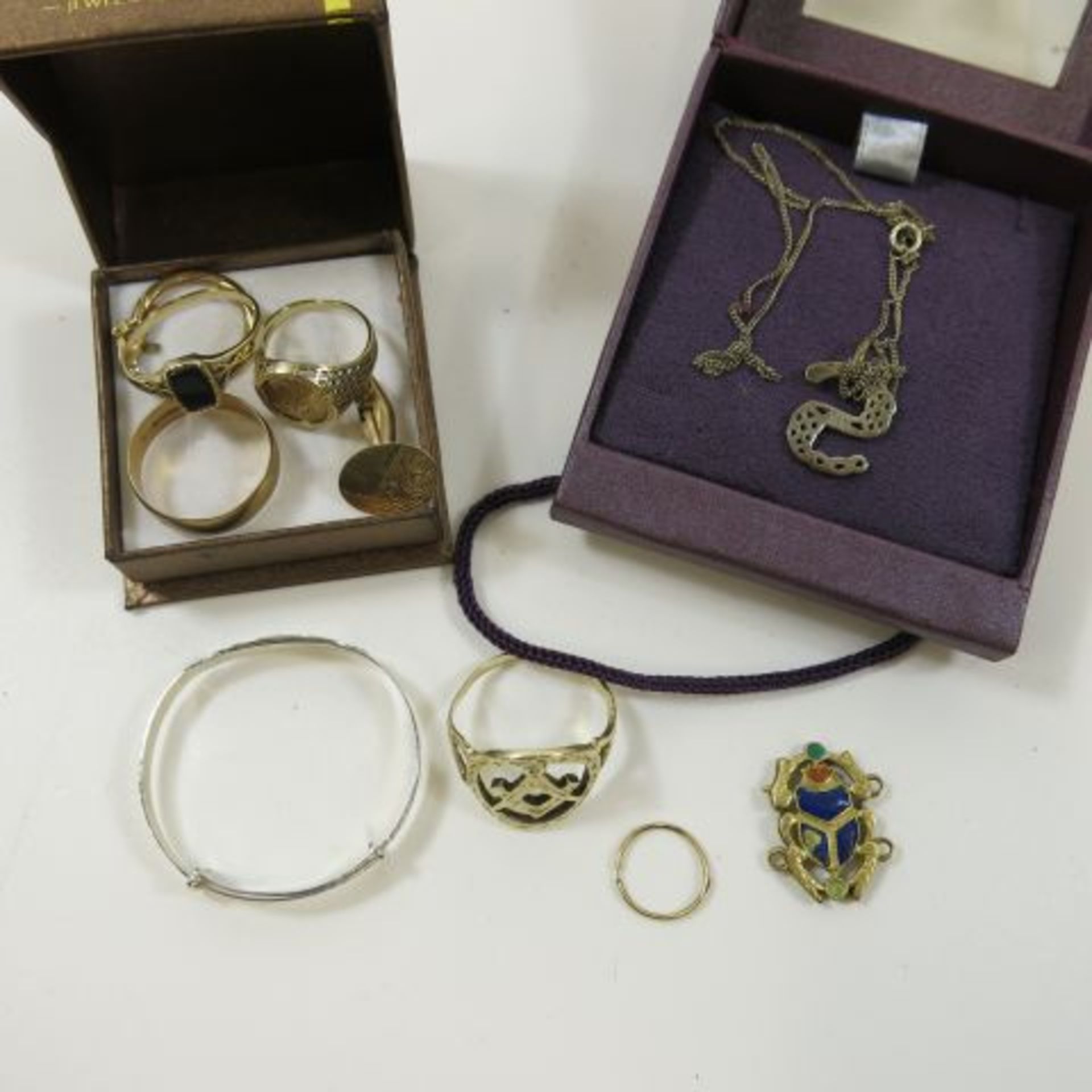 3 x 9 Carat Gold Rings and single Cufflinks (6.8g), Unmarked (possibly Gold) Masonic Ring, - Image 2 of 2