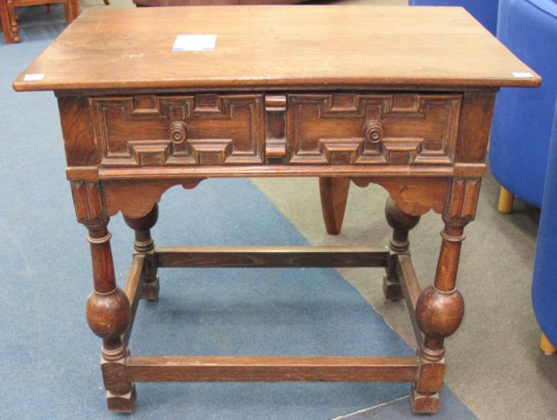 An Oak Side Table with Drawer. W 86cm, D 55cm, H 78cm (est. £50-£80)
