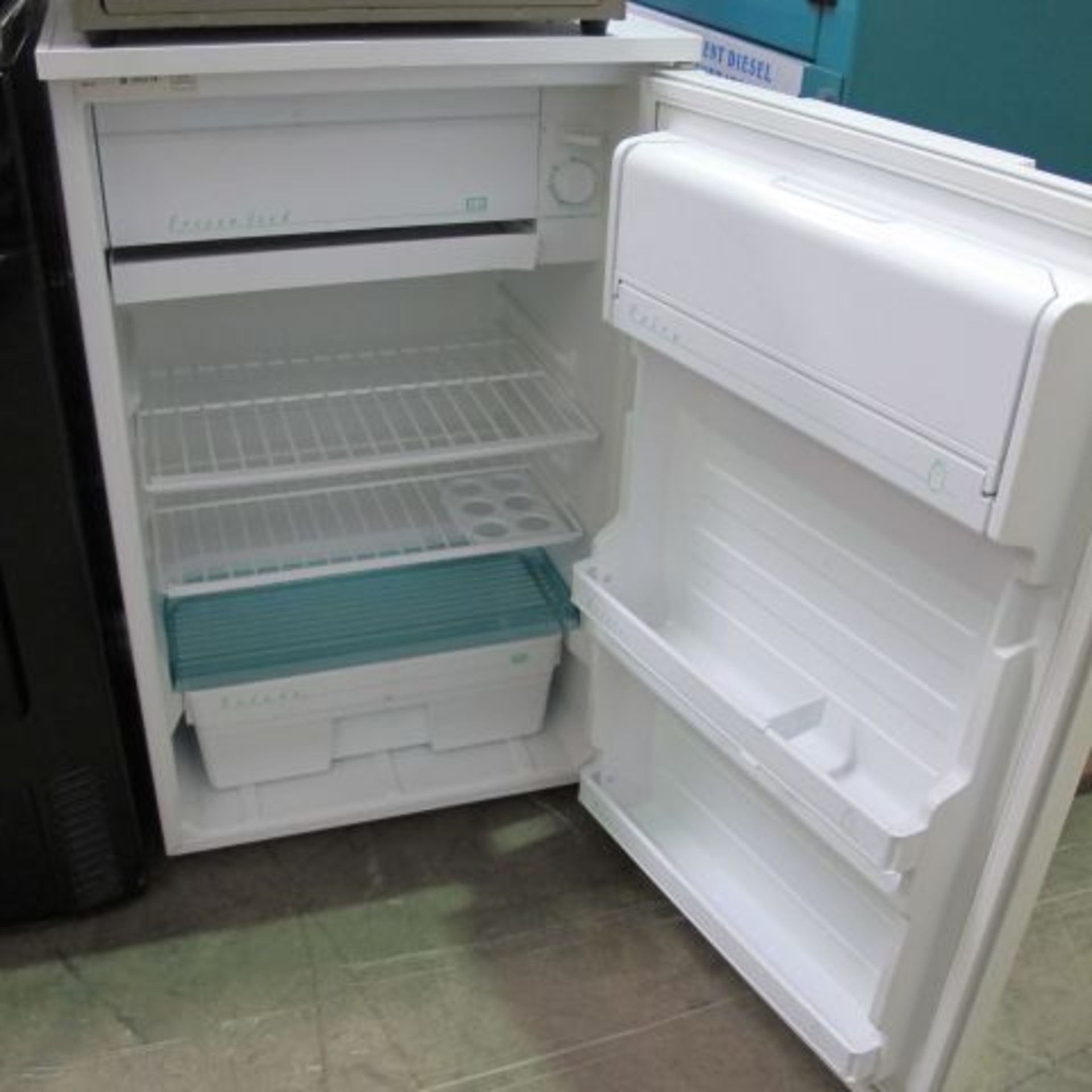 LEC Refridgerator (spares or repair) - Image 2 of 2