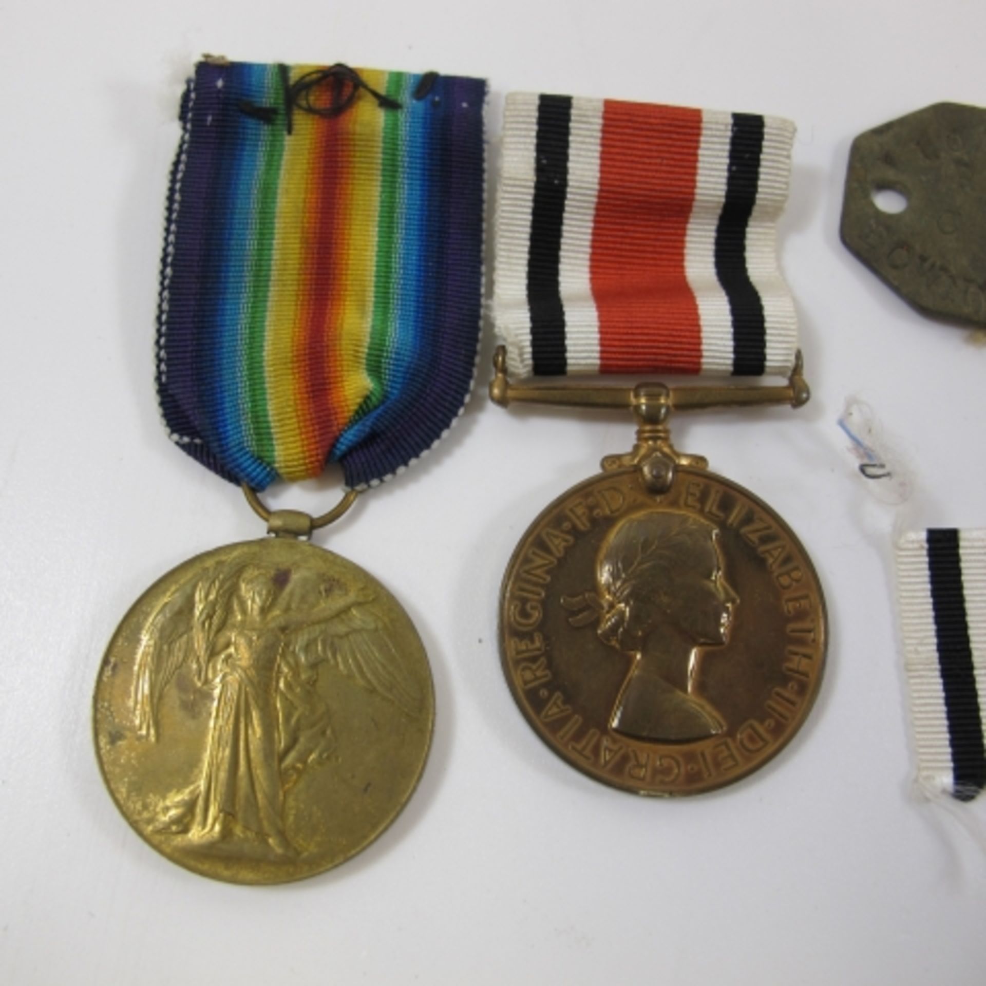 WW1 Victory Medal awarded to 18961 Gnr N. L. Thompson R. A. Elizabeth II Special Constabulary - Image 2 of 5