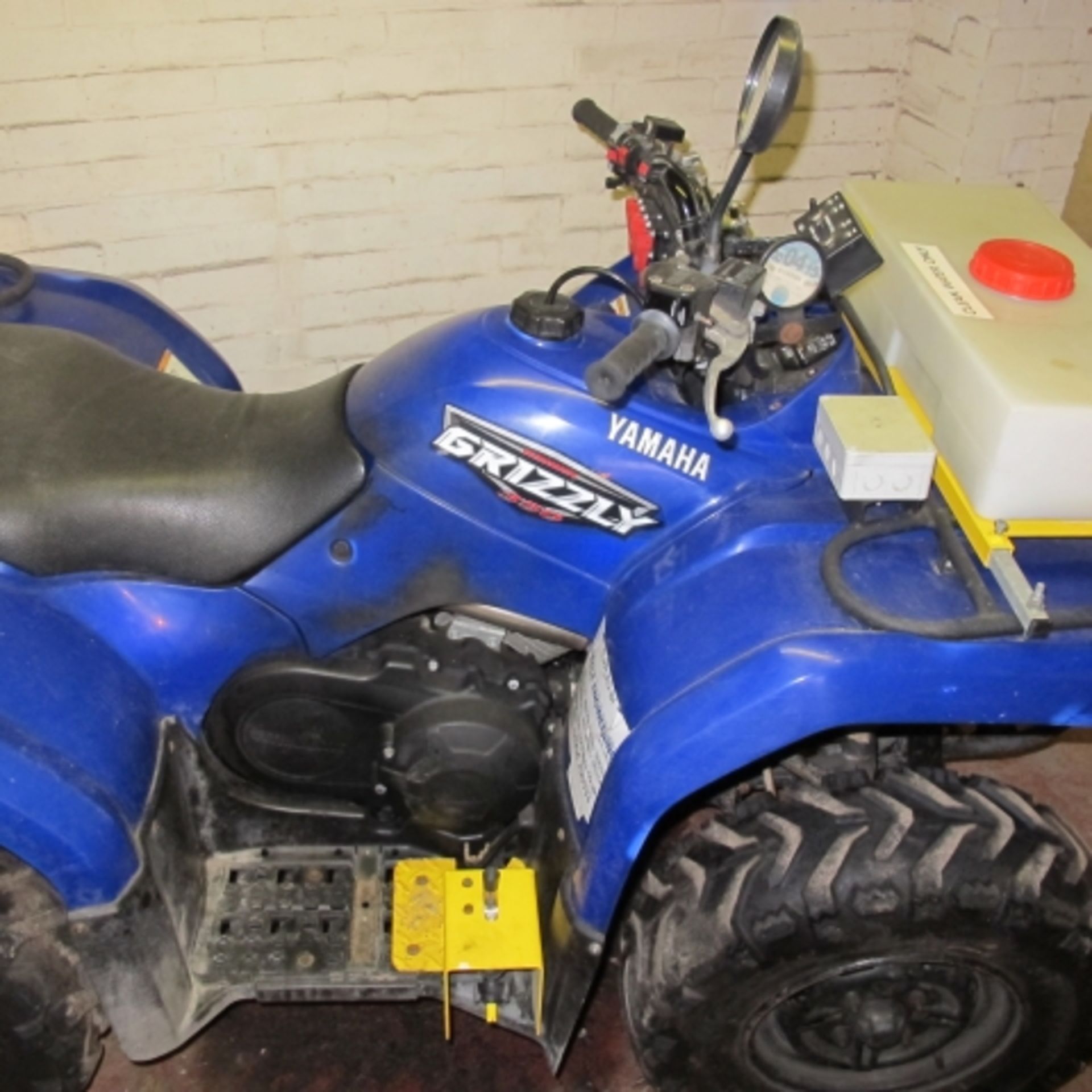 * 2008 Yamaha Grizzly Ultramatic 350 2WD Quad Bike fitted with Vale Engineering (York) Spray - Image 3 of 12