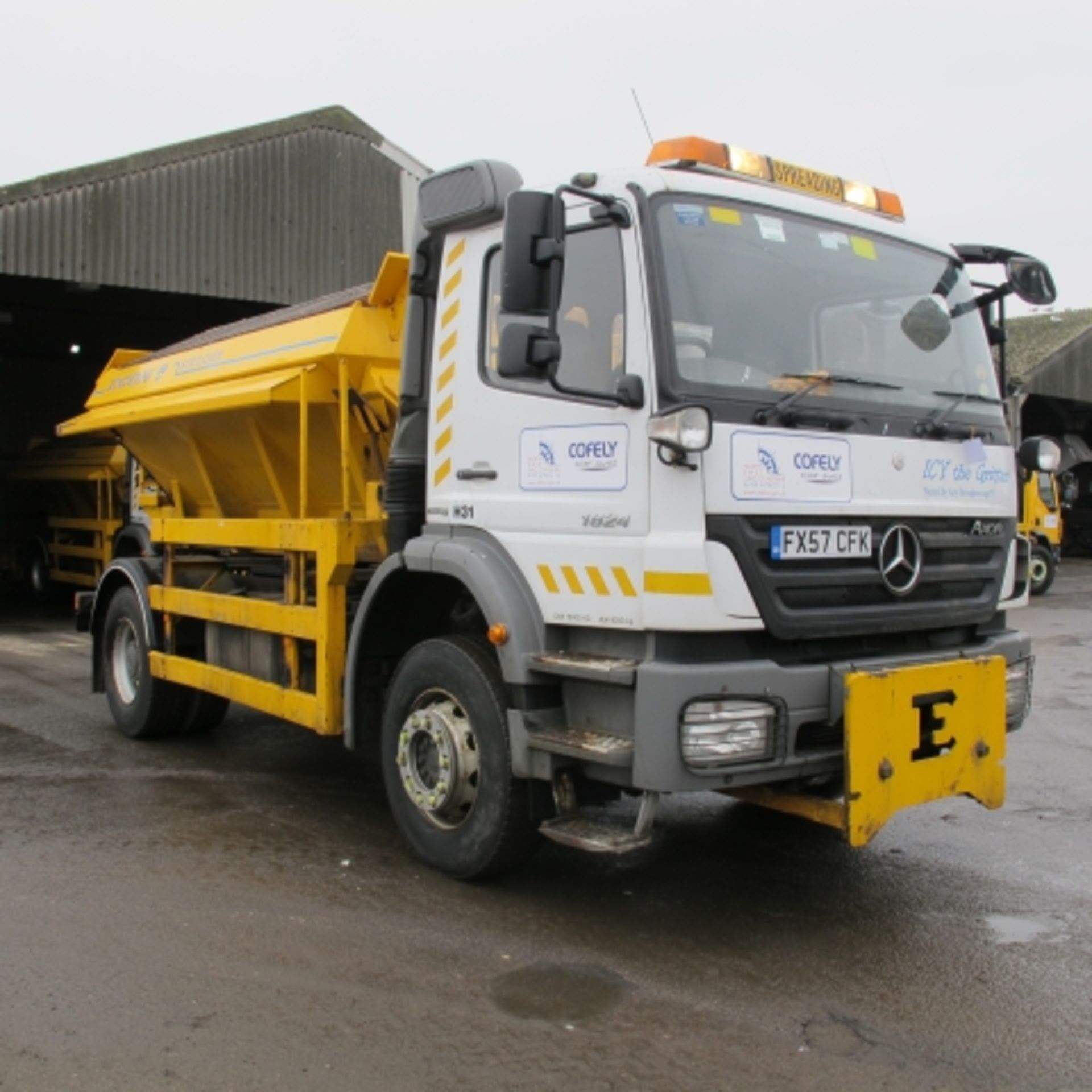 * Mercedes Axor 1824 18 Tonne 2WD Gritter Lorry with Econ Spreader Body, Reg FX57 CFK, Odometer Rea - Image 8 of 18
