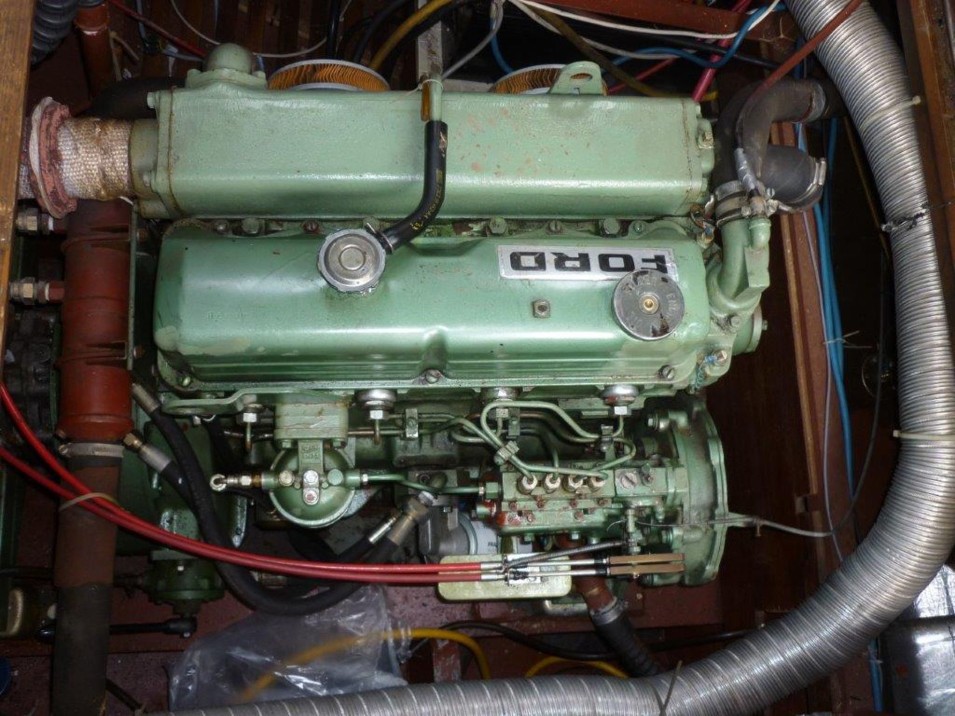 * Steel Dutch Built Cabin cruiser Length 32ft   Diesel engine Ford  80hp  c/w Borg Warner 2.1 - Image 8 of 13