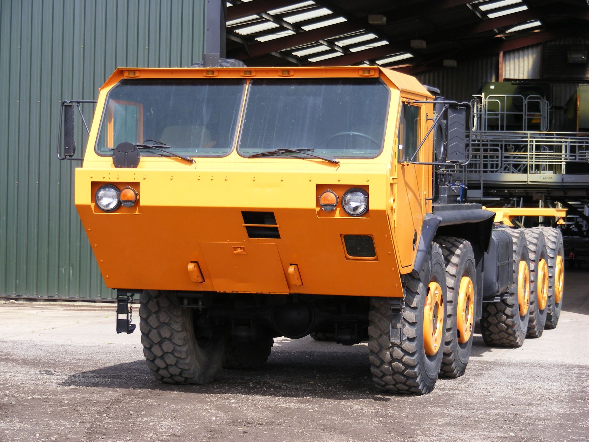 * Oshkosh 10x10 Heavy tactical Truck to LHD Specification. Powered by a Detroit 8v92TA 500hp - Image 9 of 13