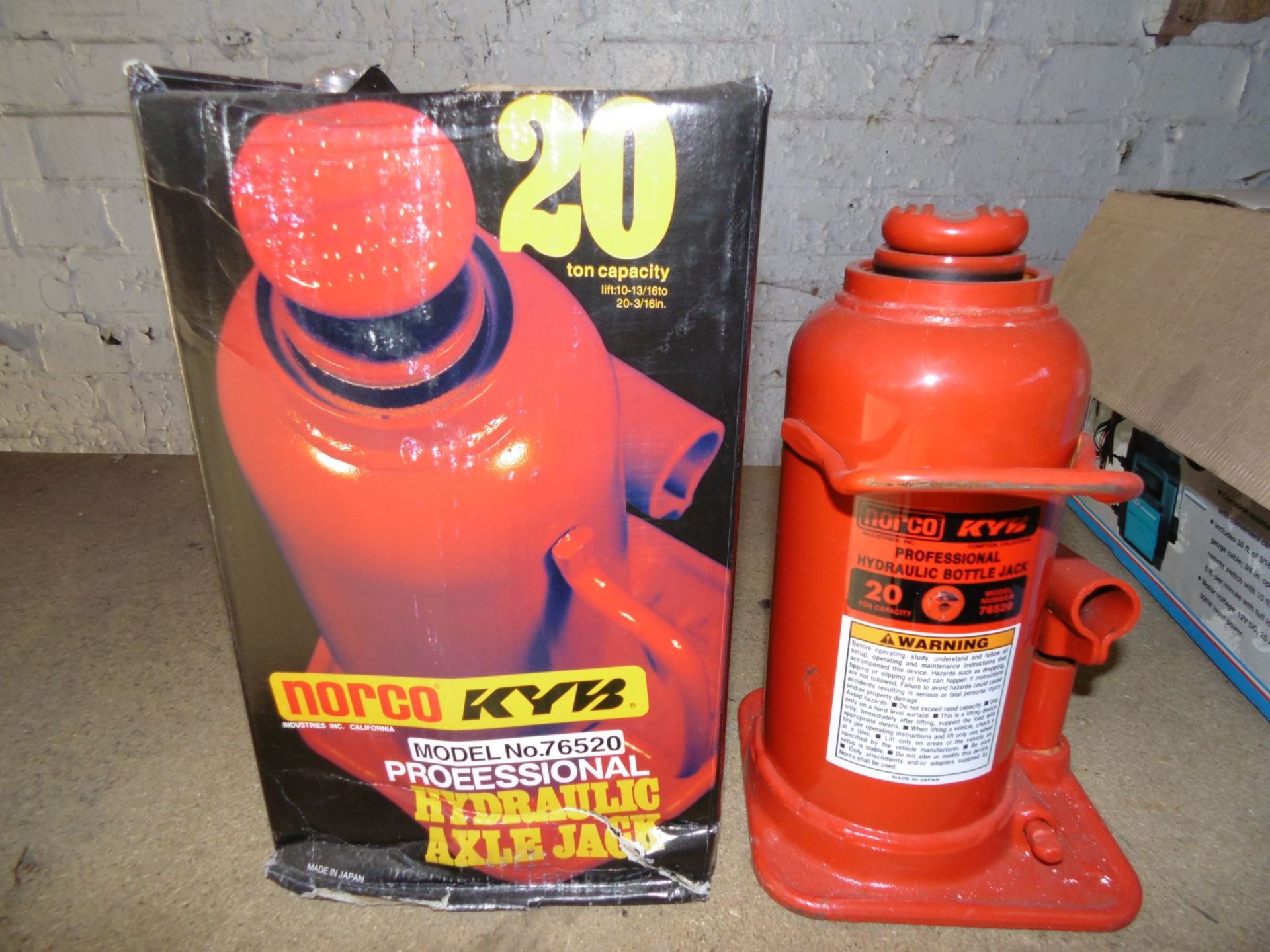 * Norco KYB heavy duty 20t bottle jack Model No.76520, new, ex Caterpillar