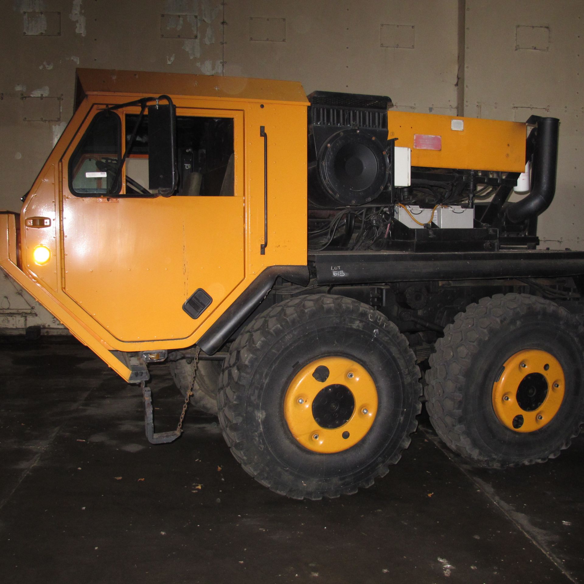 * Oshkosh 10x10 Heavy tactical Truck to LHD Specification. Powered by a Detroit 8v92TA 500hp - Image 2 of 13