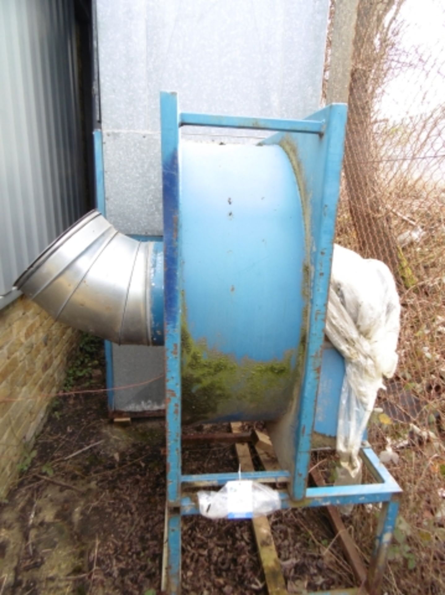 GALVANISED DUST EXTRACTION CABINET C/W BLOWER & MOTOR - Image 2 of 2