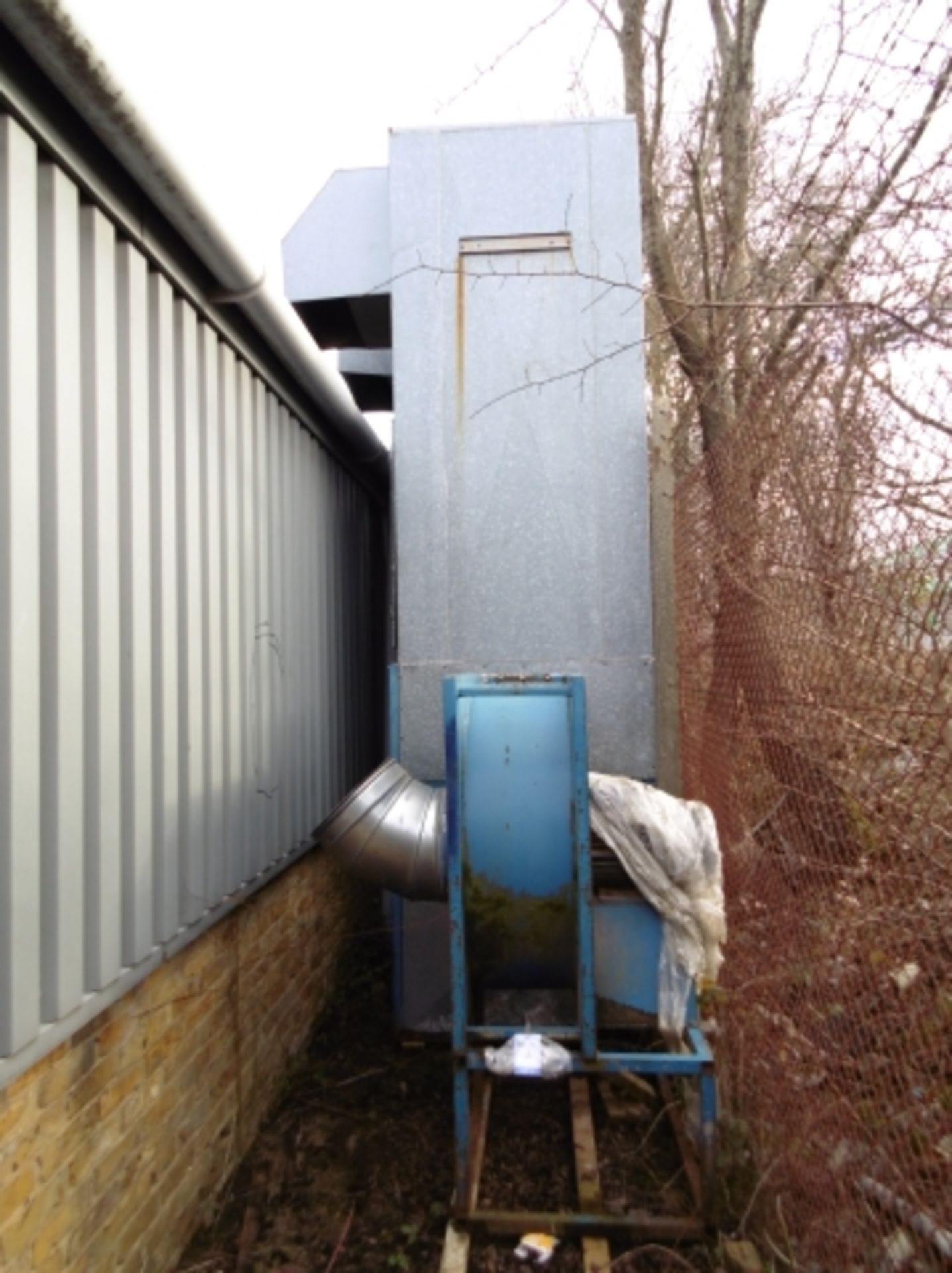 GALVANISED DUST EXTRACTION CABINET C/W BLOWER & MOTOR