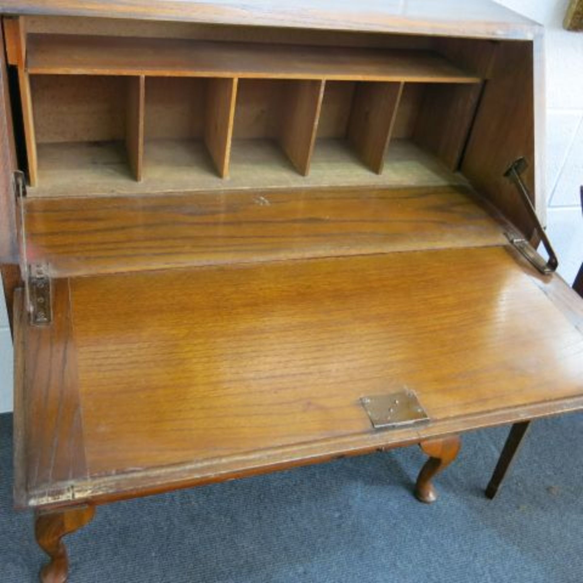 A Georgian Style Oak Hanging Corner Display Cabinet with Leaded Light Door.  103cm high together - Image 2 of 3