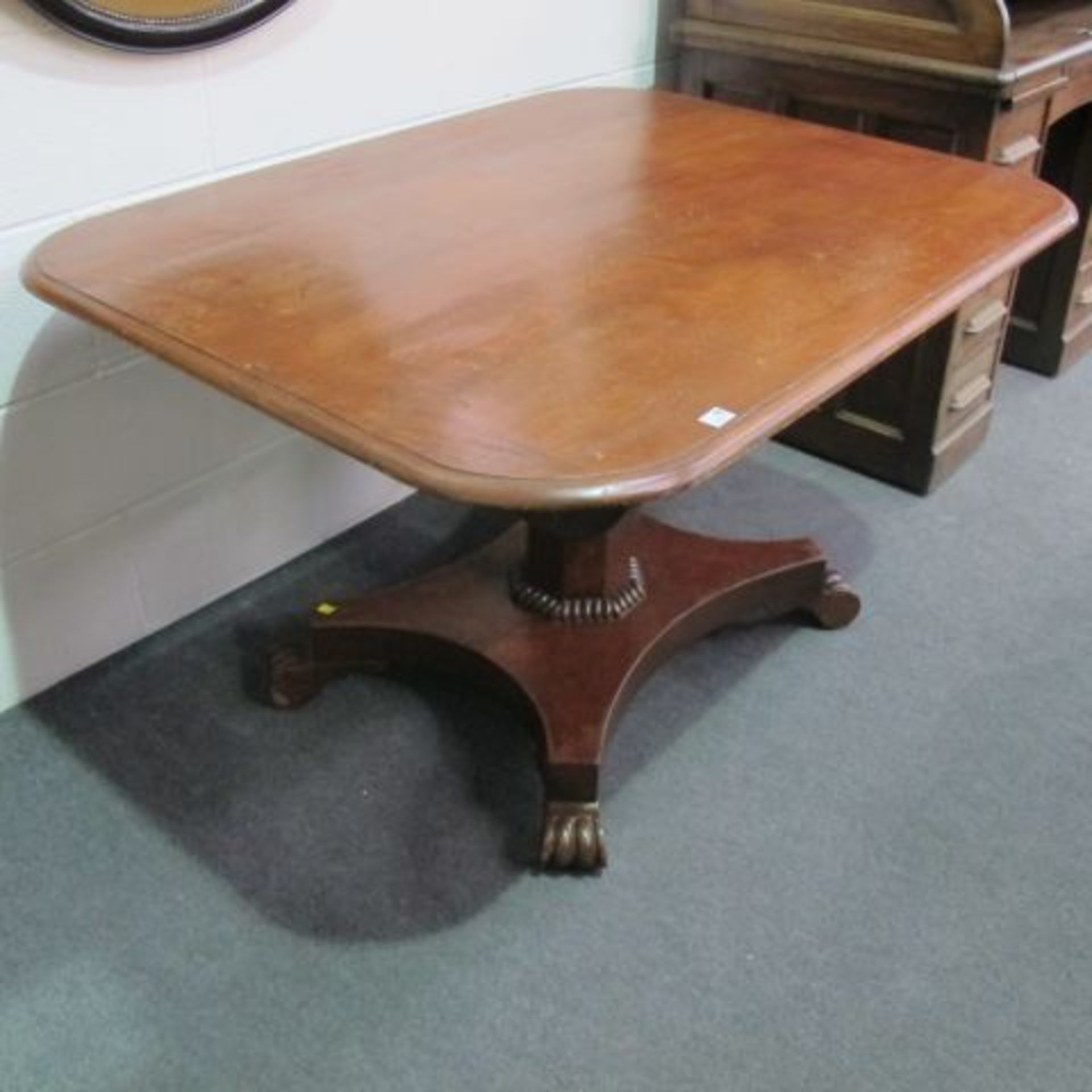 A Victorian Style Oak and Mahogany Pedestal Dining Table.  121cm x 92cm.  (est. £40-£80)