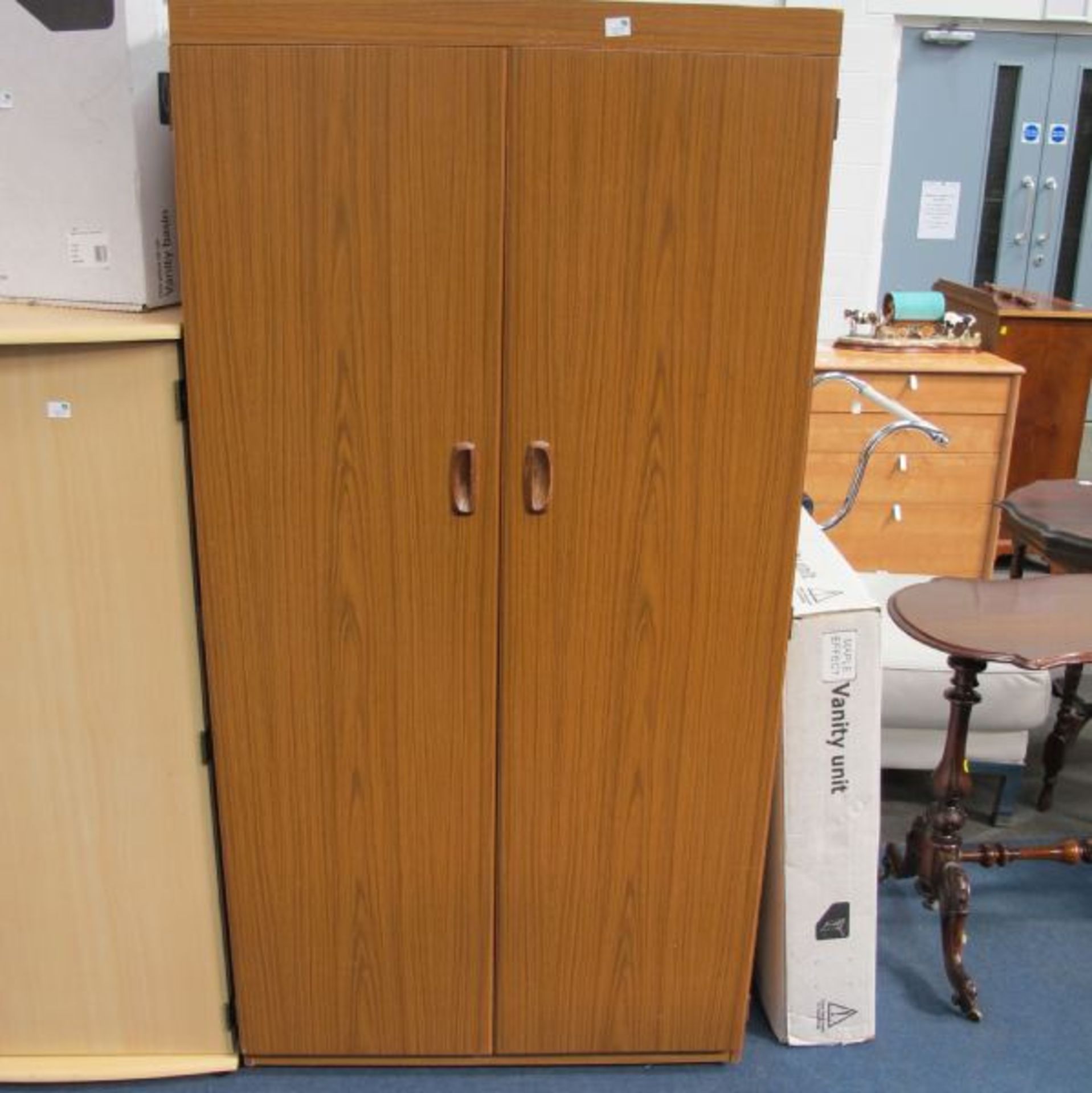 A Modern Light Finish ''Home Computer'' Unit With Doors Enclosing A Fitted Interior.  80cms. - Image 3 of 3