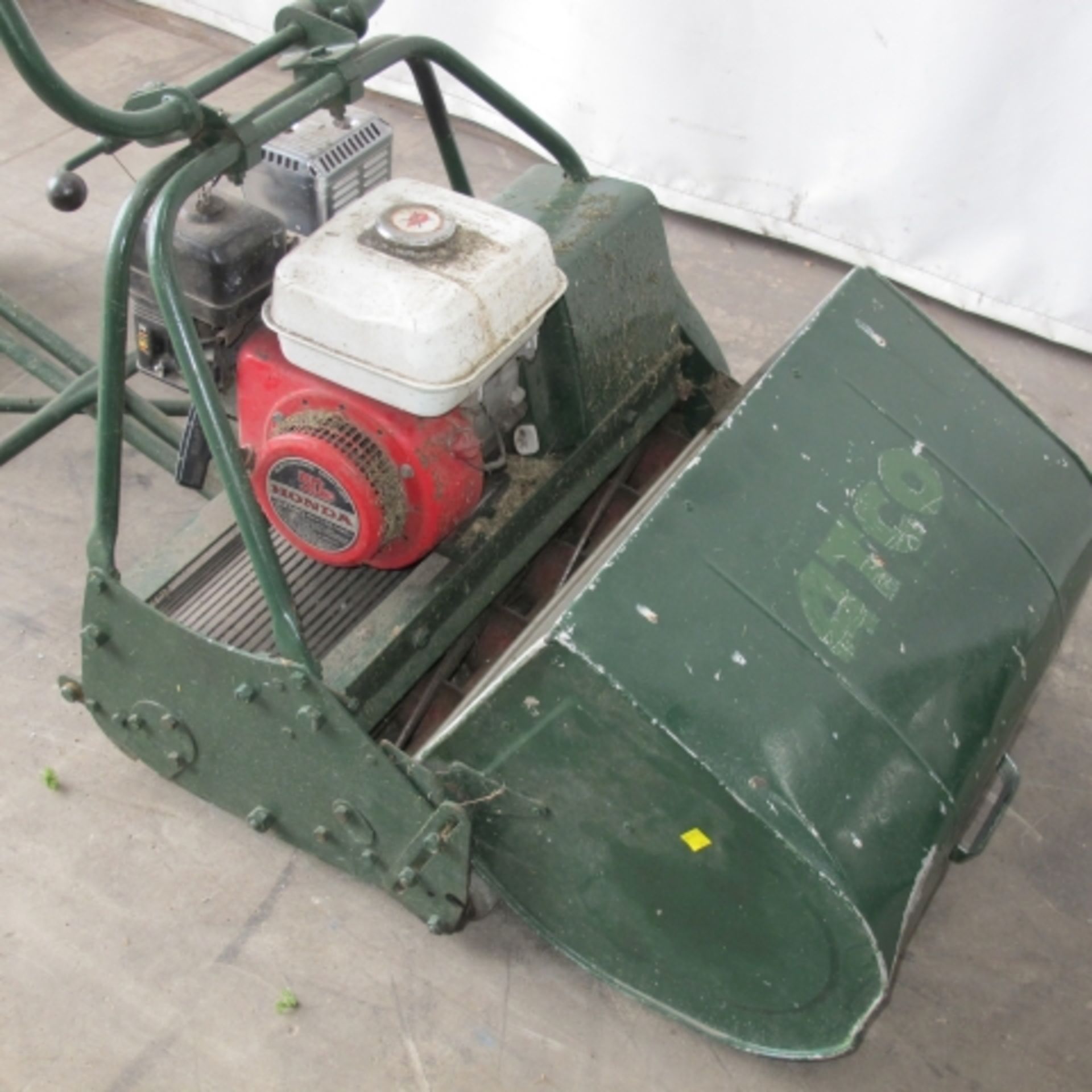 ATCO Honda powered Ride on Mower.  Please note there is a £5 plus VAT handling fee on this lot. - Image 2 of 3