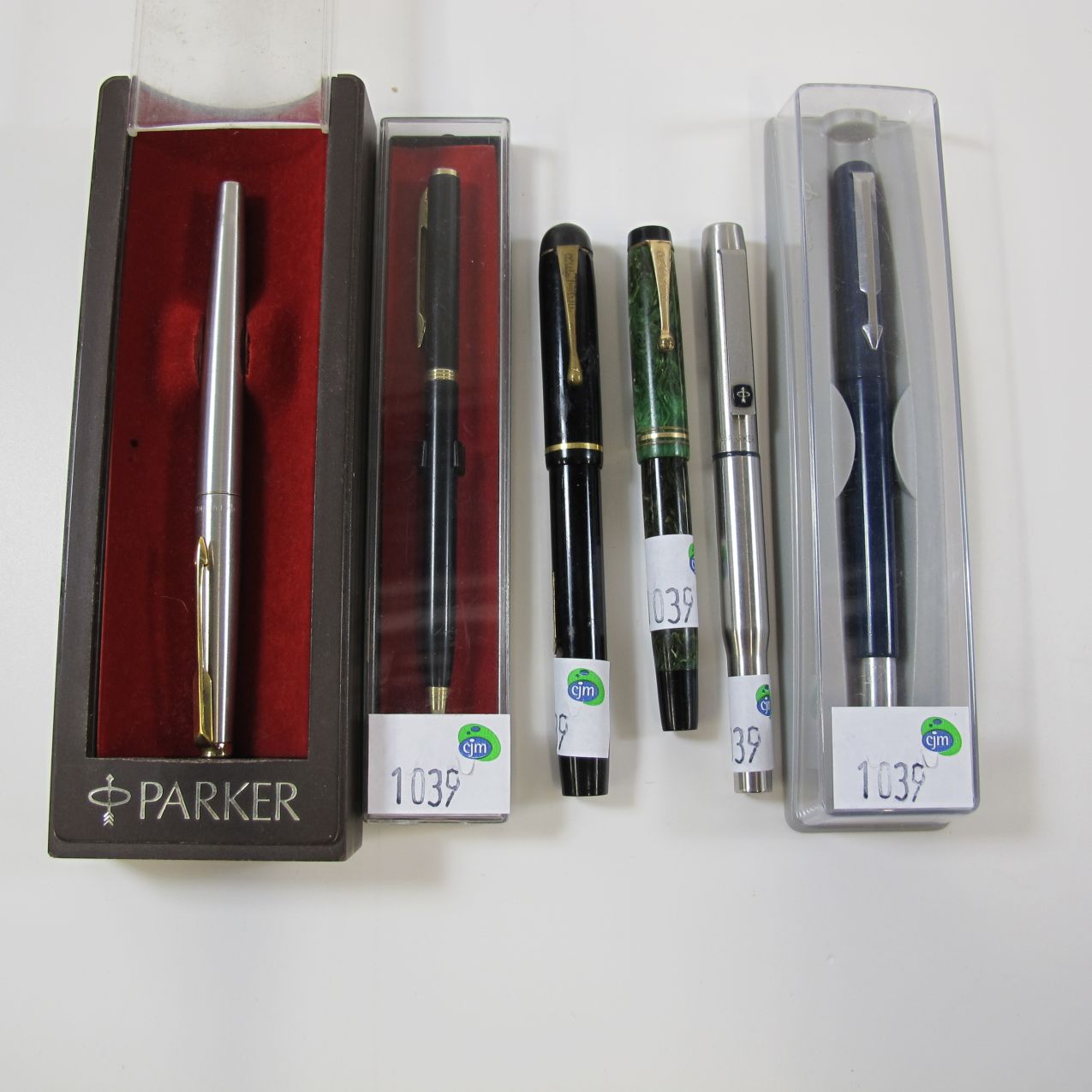 This is a Timed Online Auction on Bidspotter.co.uk, Click here to bid.  Lot to include five Parker
