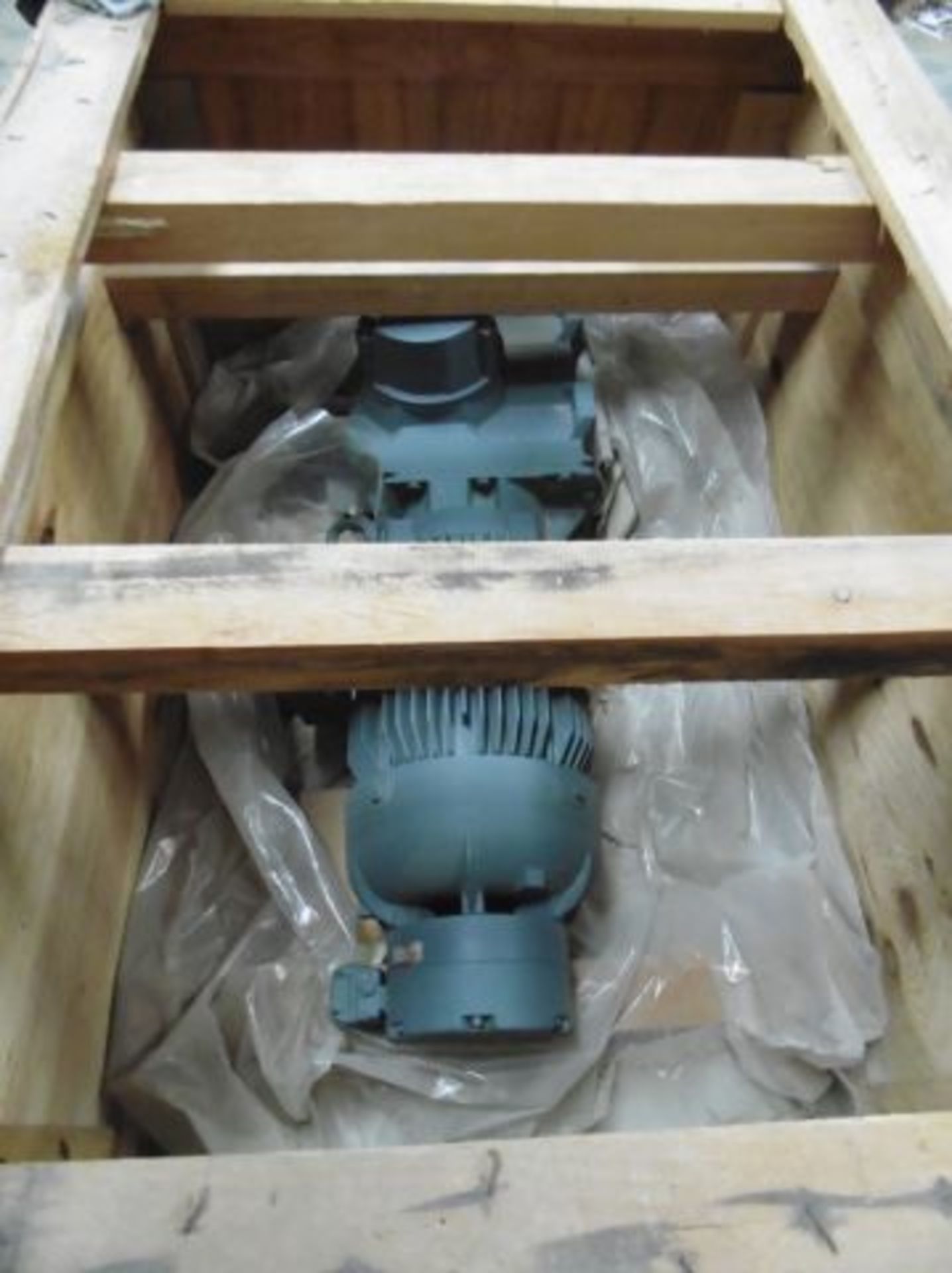 Unused Bauer Bevel-Wheel Gearbox with Bauer Type BK70 18.5KW 3 Phase Motor; 1460 rpm with EK8 150