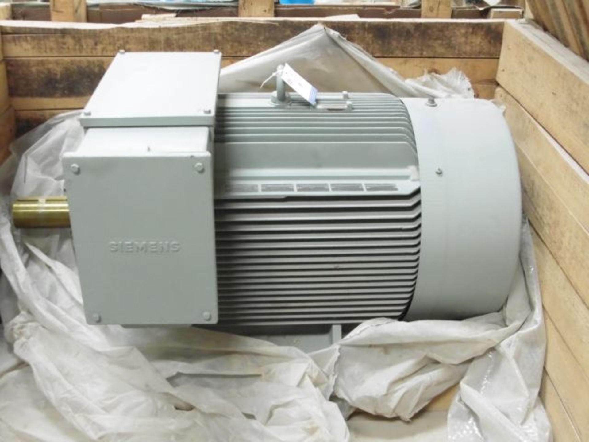 Unused Siemens 90KW 3 Phase Induction Motor; 1489 rpm; 415V; 156 amp; 50Hz; Rotor KL7; Frame 315L;