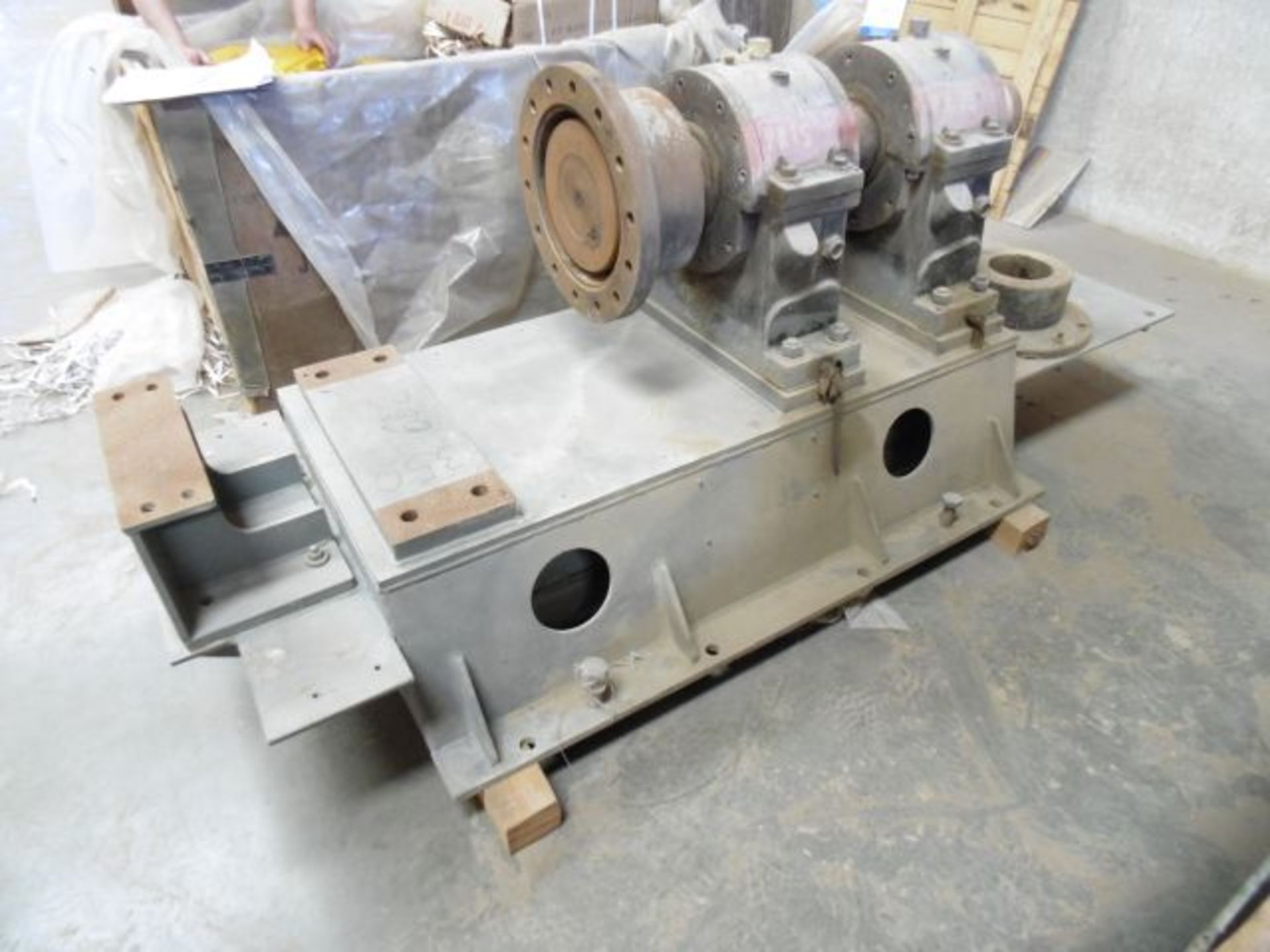 Horizontal Splined Drive Spindle Assembly with twin supports on Steel base