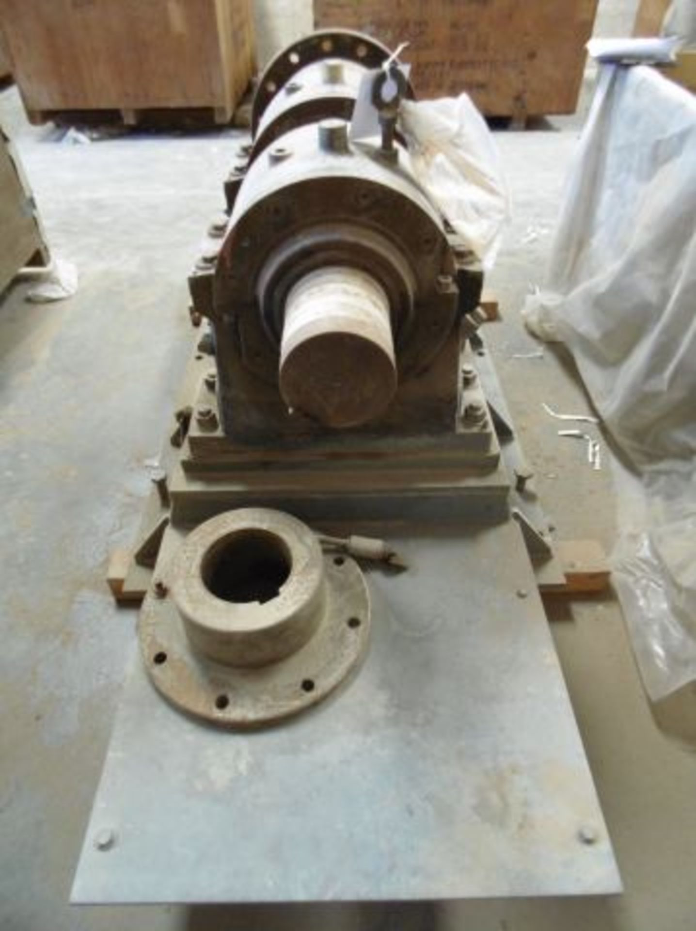 Horizontal Splined Drive Spindle Assembly with twin supports on Steel base - Image 2 of 2