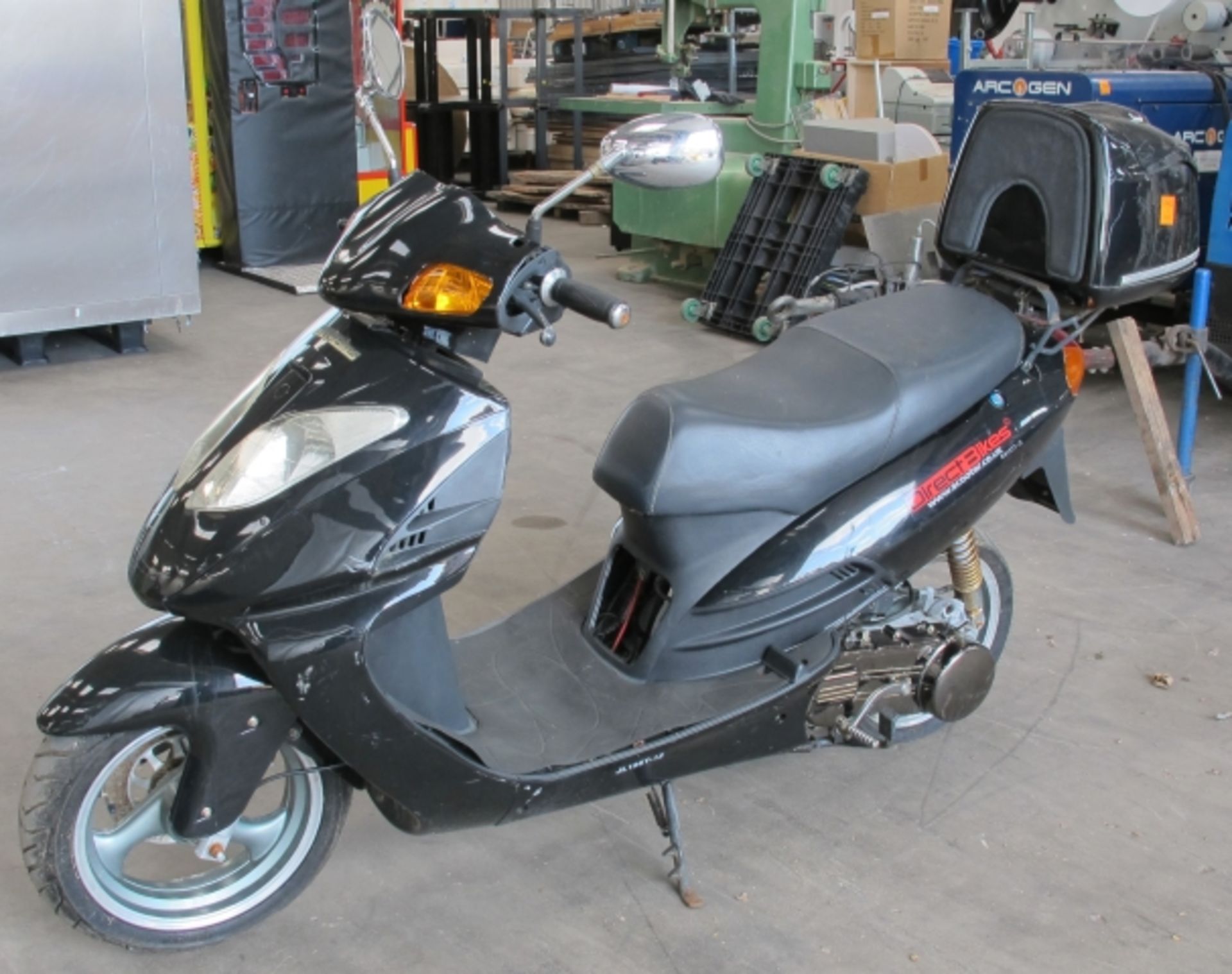 Direct Bikes JL 125T-12 Scooter, Unregistered has only 1.2 miles showing on odometer. (Spares or - Image 2 of 18