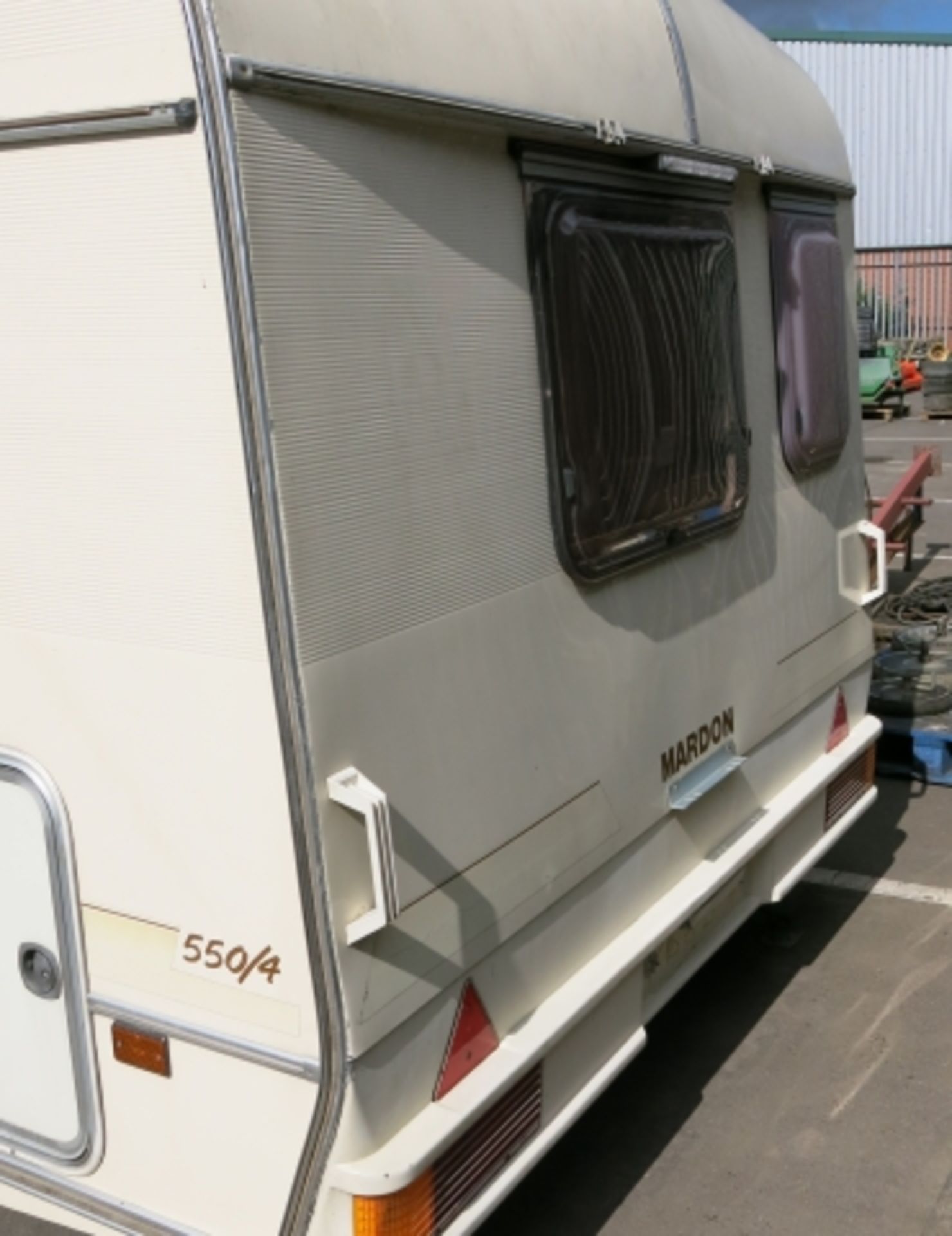 A Mardon Classique Supreme 550/4 Caravan.  The twin axle caravan has mains electric and bottled - Image 6 of 28