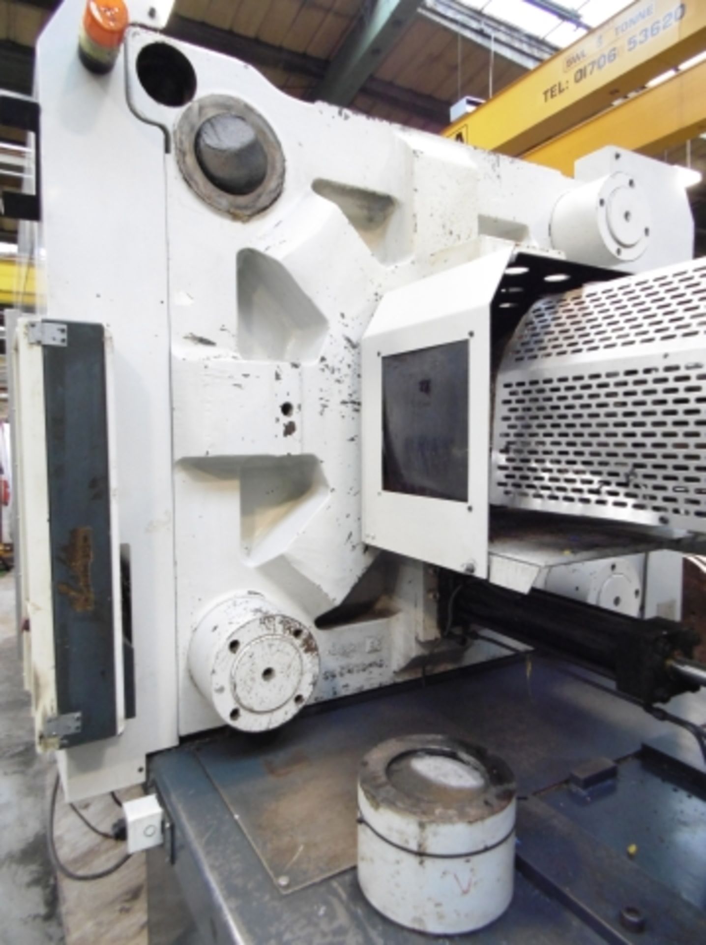 * VAN DORN DEMAG 600 TONNE HTG SERIES HORIZONTAL INJECTION MOULDER WITH CNC CONTROLS; 3 PHASE; - Image 11 of 24